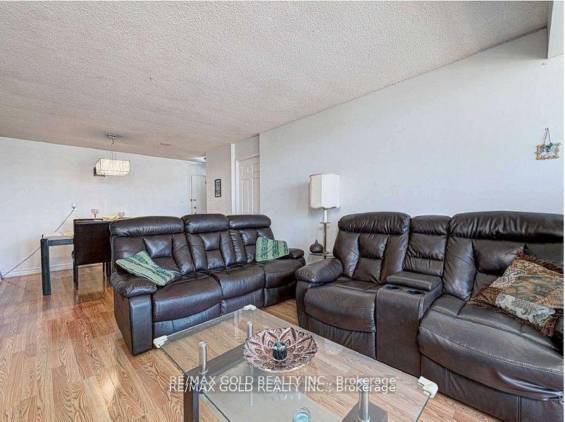 2 Bedrooms Condo at 10 Tapscott, Toronto For sale