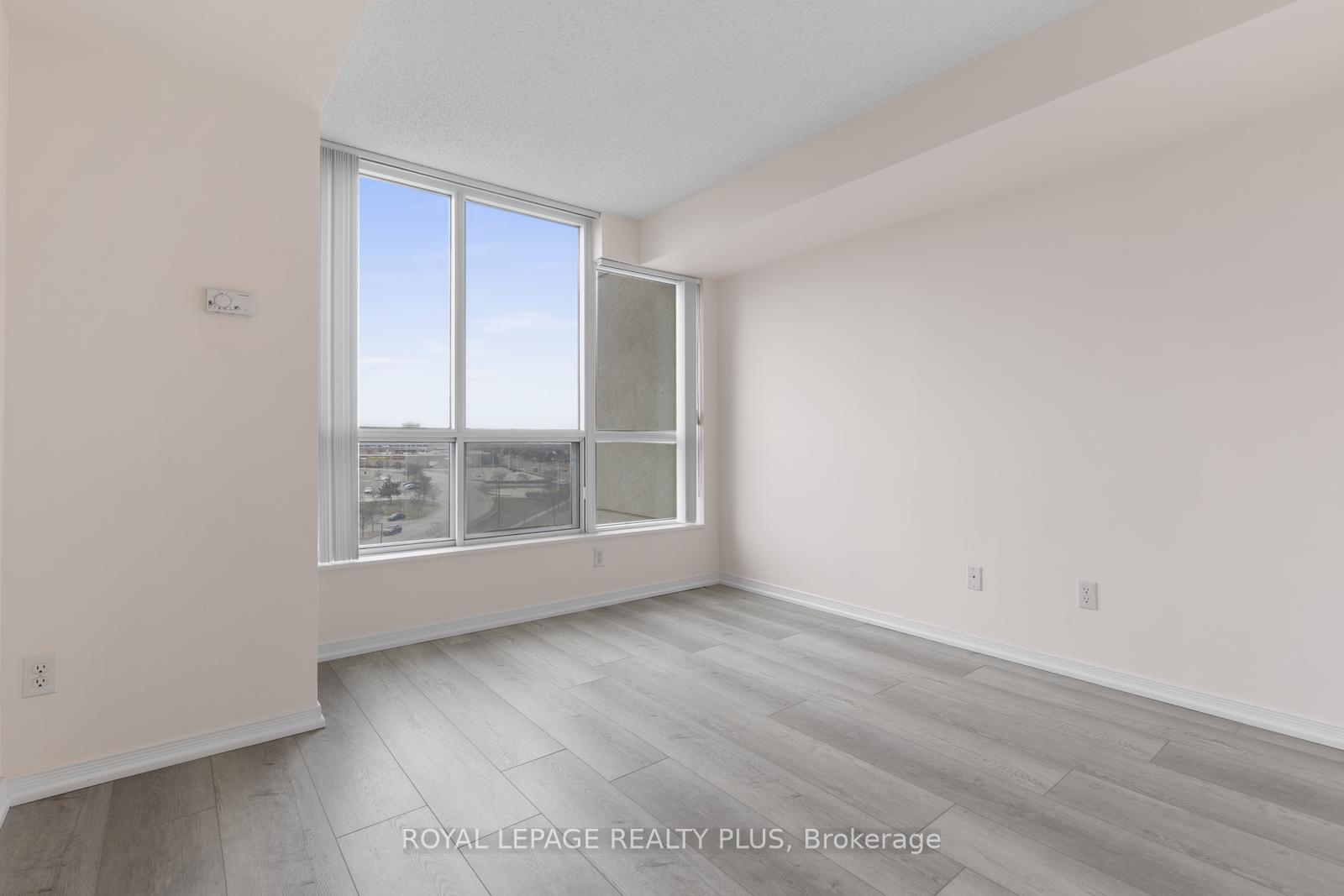 1 Bedroom Condo at 2545 Erin Centre,  Mississauga For sale