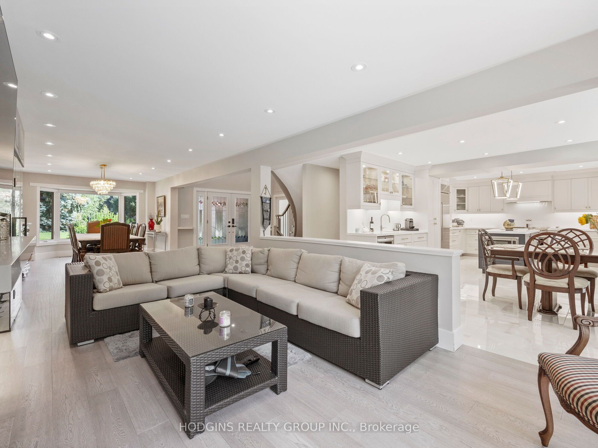 1816 Paddock Crescent