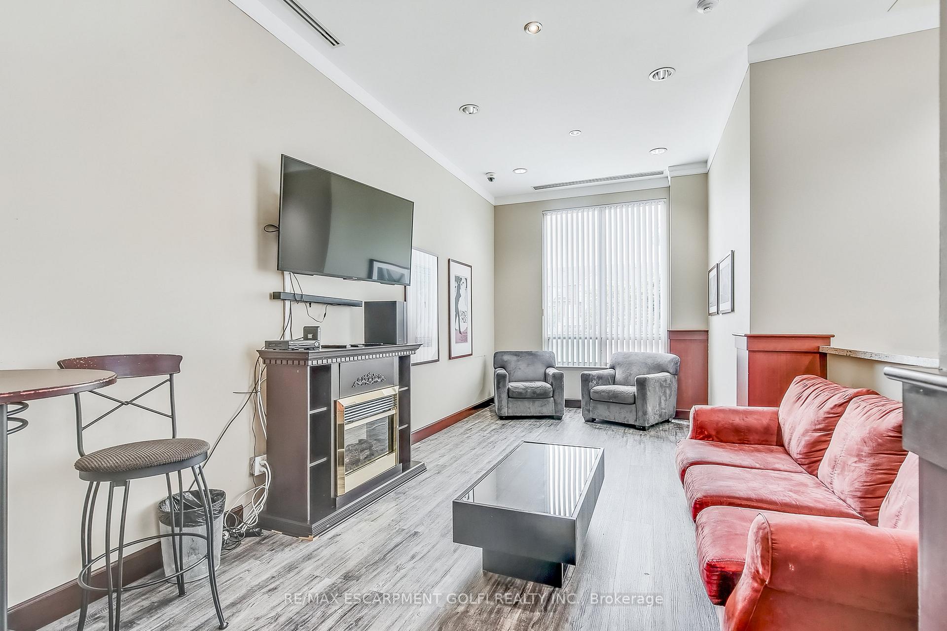 1 Bedroom Condo at 1359 Rathburn, Mississauga For sale