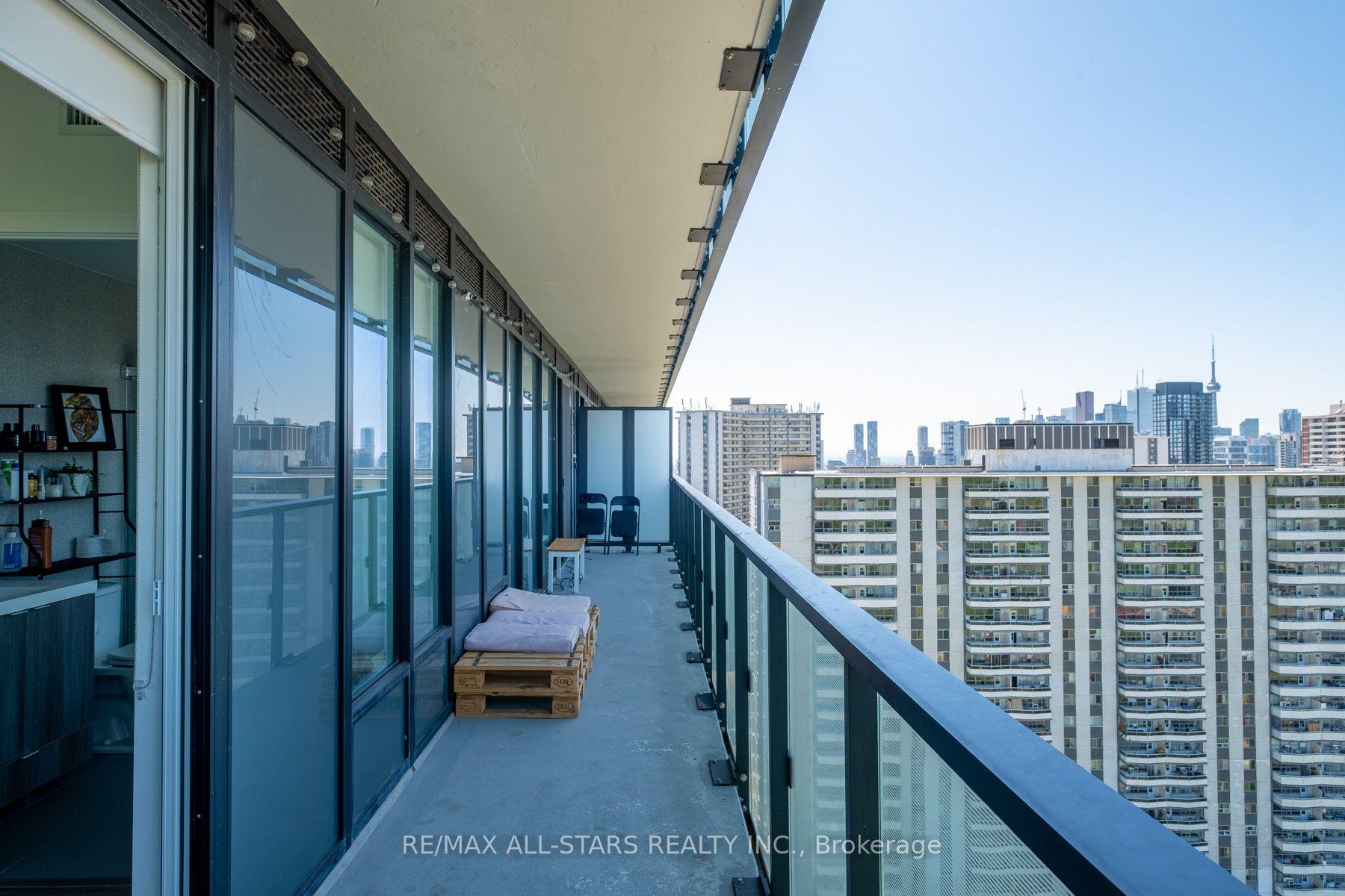 3 Bedrooms Condo at 575 Bloor, Toronto For sale
