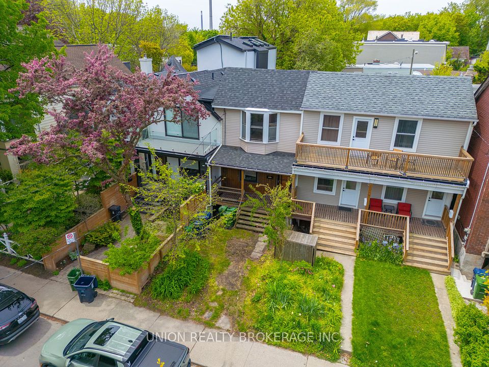 38 Kippendavie Avenue, Toronto, ON M4L 3R4