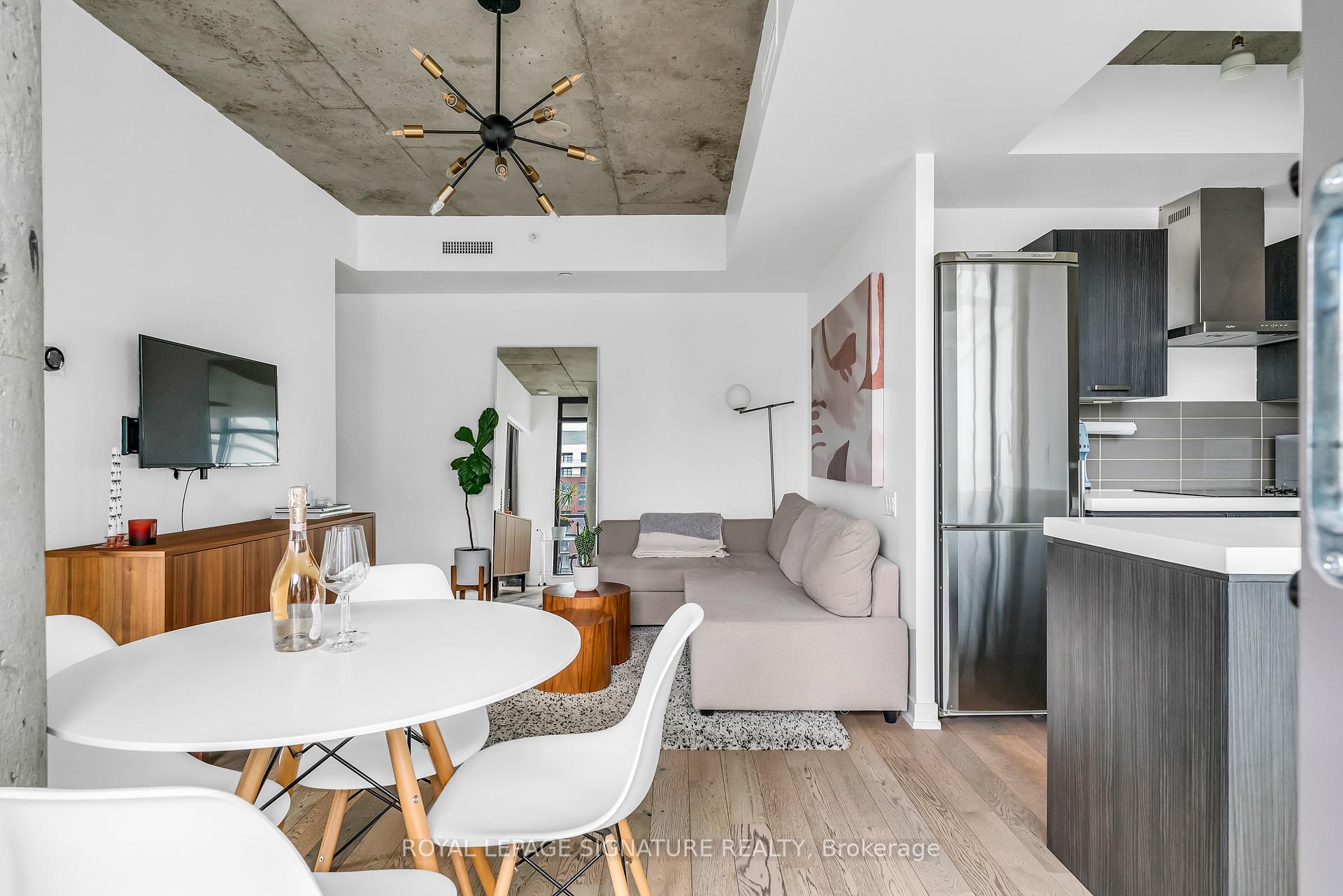 1 Bedroom Condo at 461 Adelaide, Toronto For sale