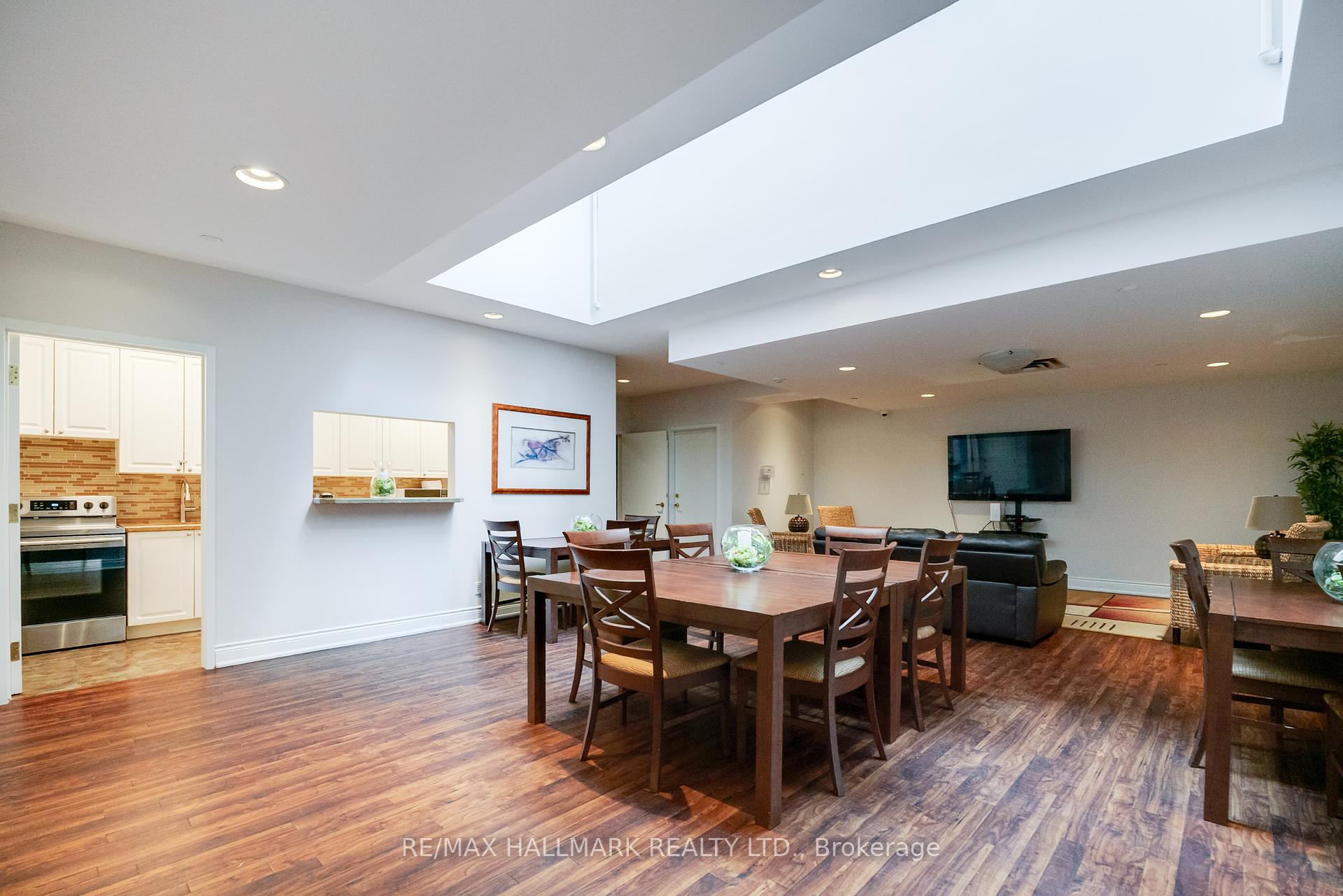 1 Bedroom Condo at 980 Yonge, Toronto For sale