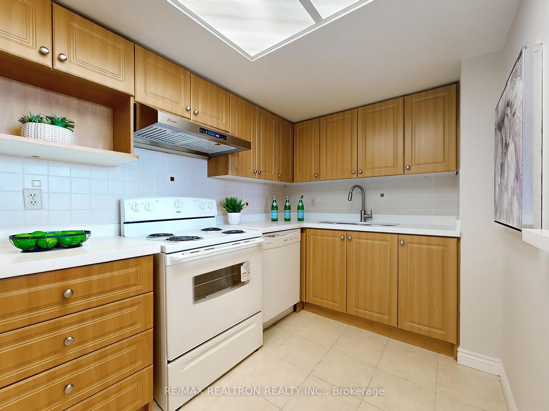 3 Bedrooms Condo at 88 Alton Tower, Toronto For sale
