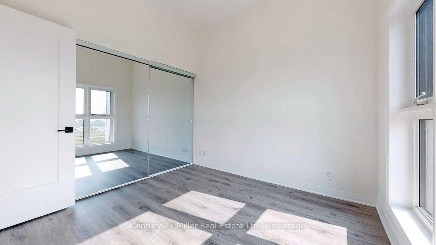 2 Bedrooms Condo at 128 Grovewood, Oakville For sale