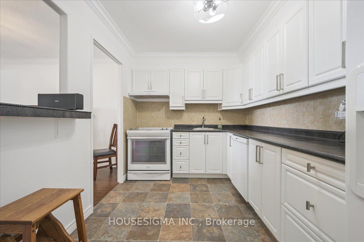3 Bedrooms Condo at 1359 White Oaks, Oakville For sale