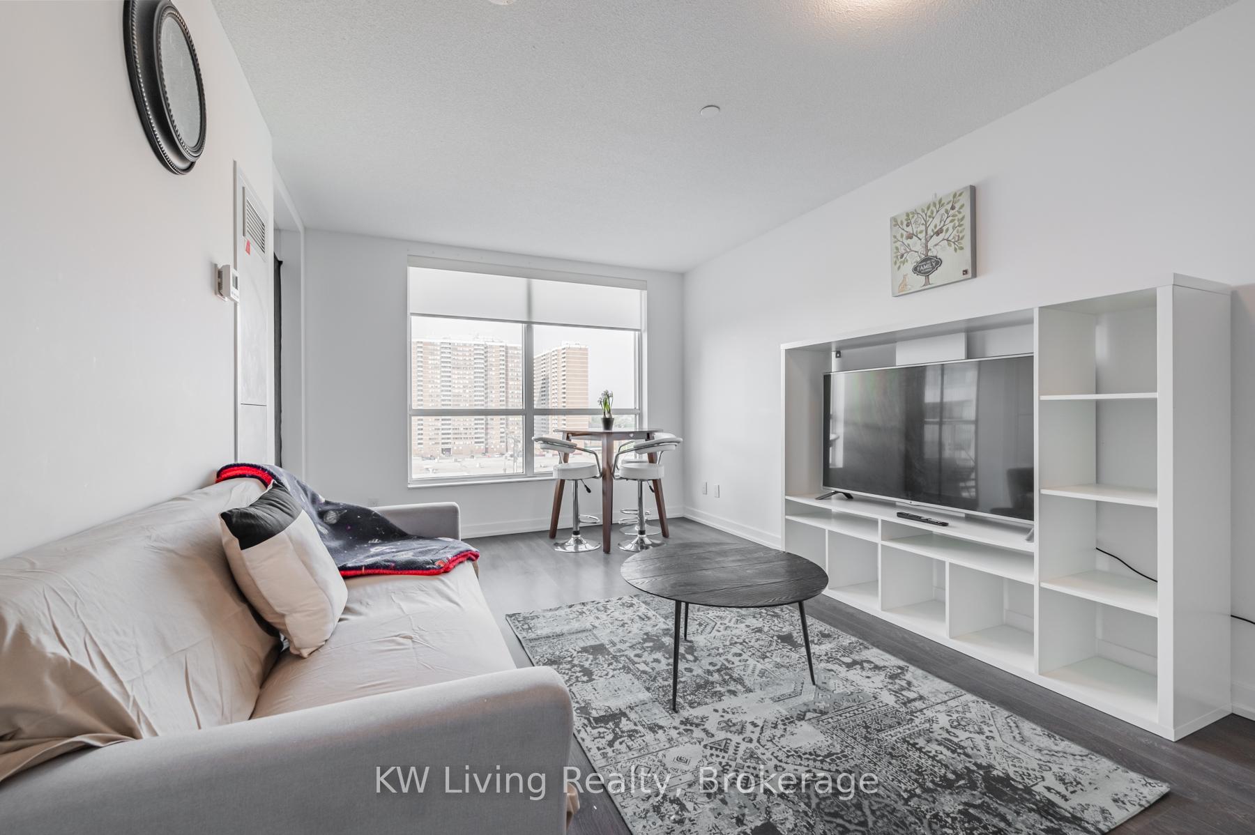 2 Bedrooms Condo at 8 Trent, Toronto For sale