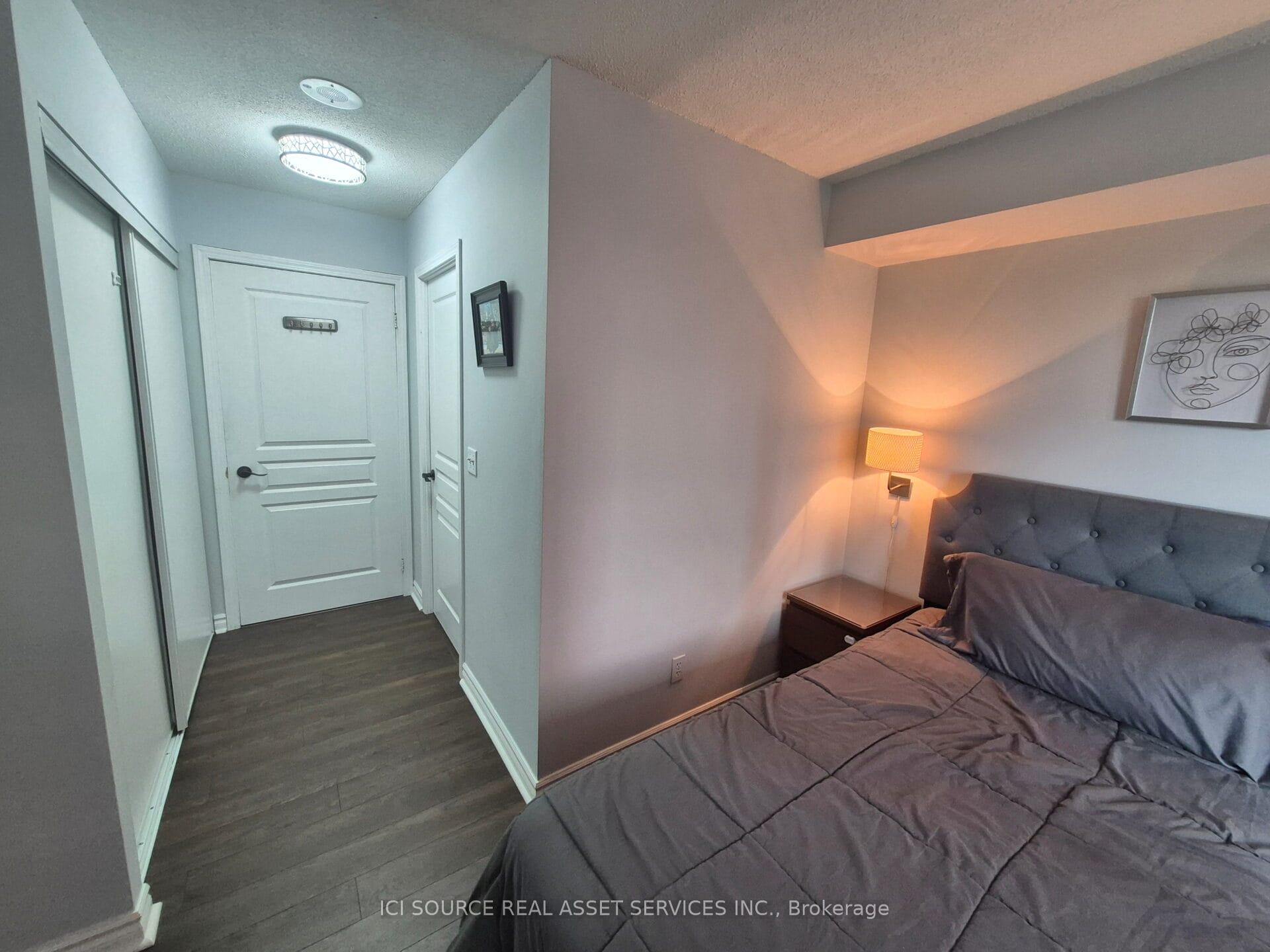 2 Bedrooms Condo at 51 Harrison Garden, Toronto For sale