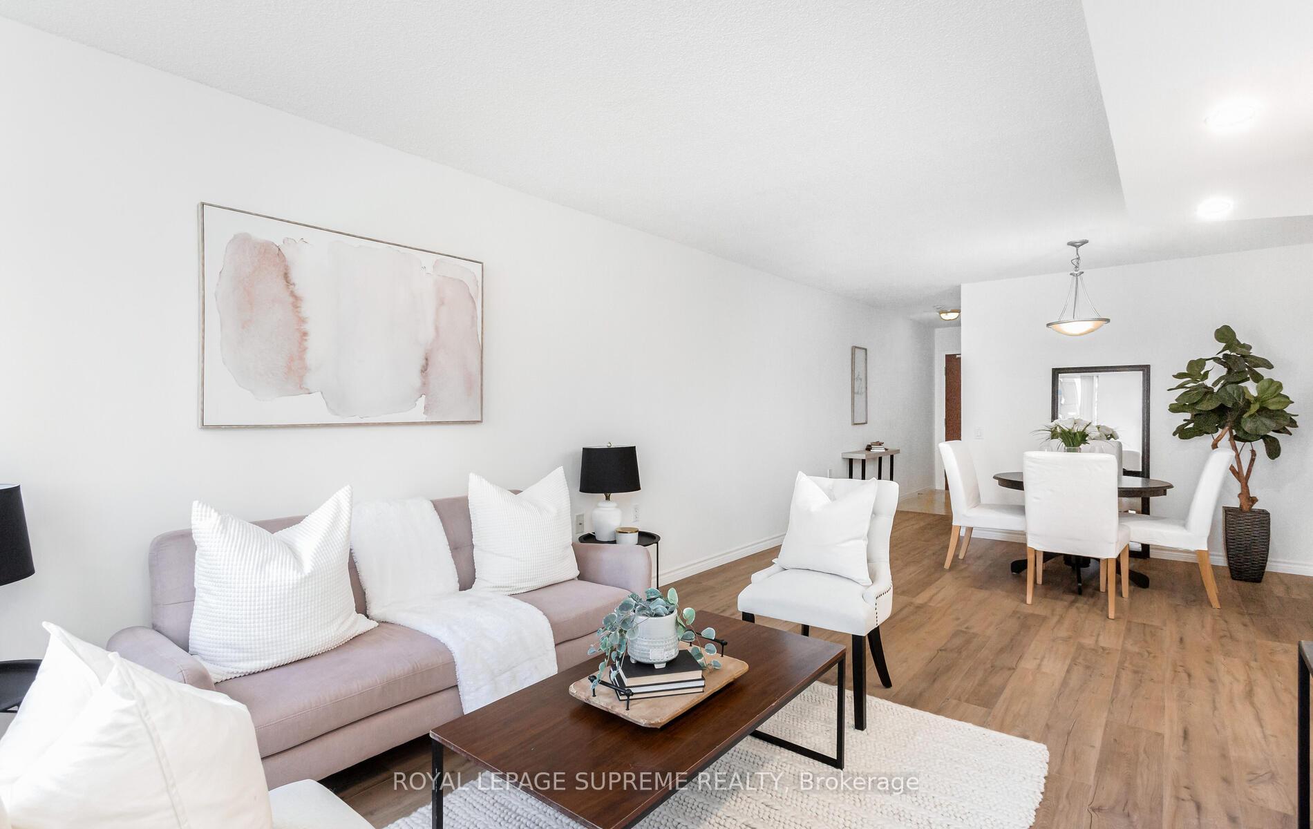 2 Bedrooms Condo at 35 Finch, Toronto For sale