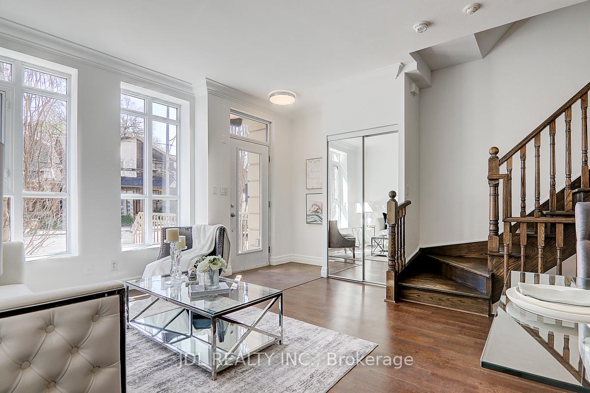 3 Bedrooms Condo at 934 Mount Pleasant,  Toronto For sale