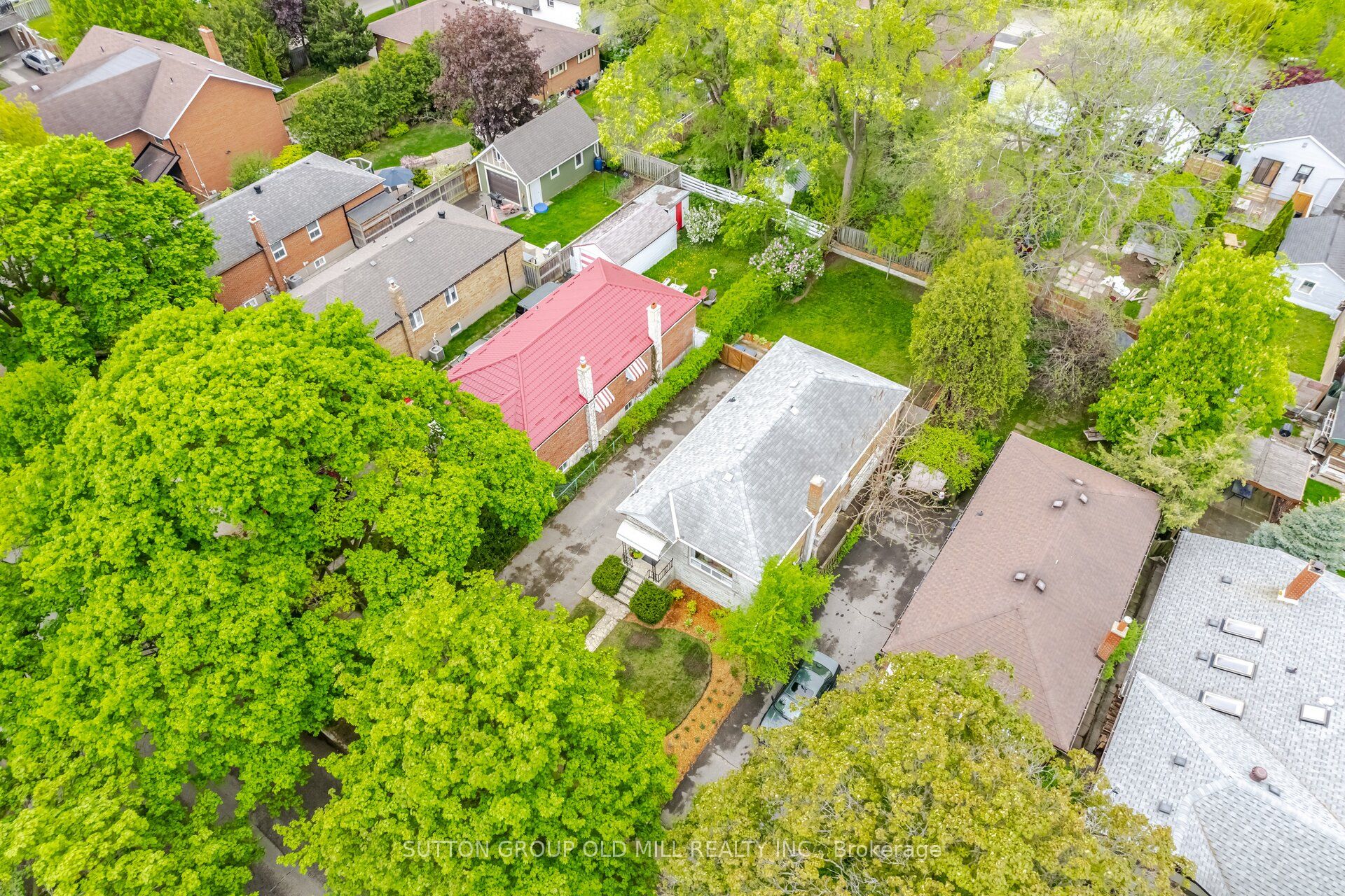 112 North Carson Street, Toronto, ON M8W 4C8