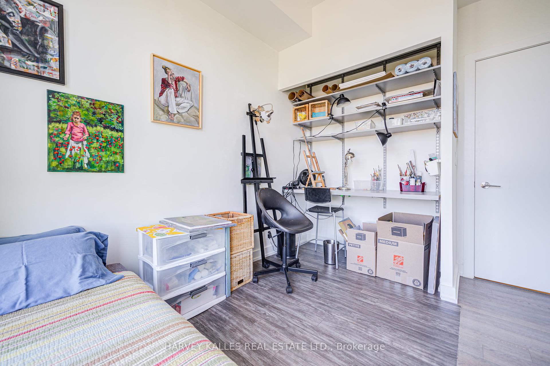 2 Bedrooms Condo at 6 Parkwood, Toronto For sale