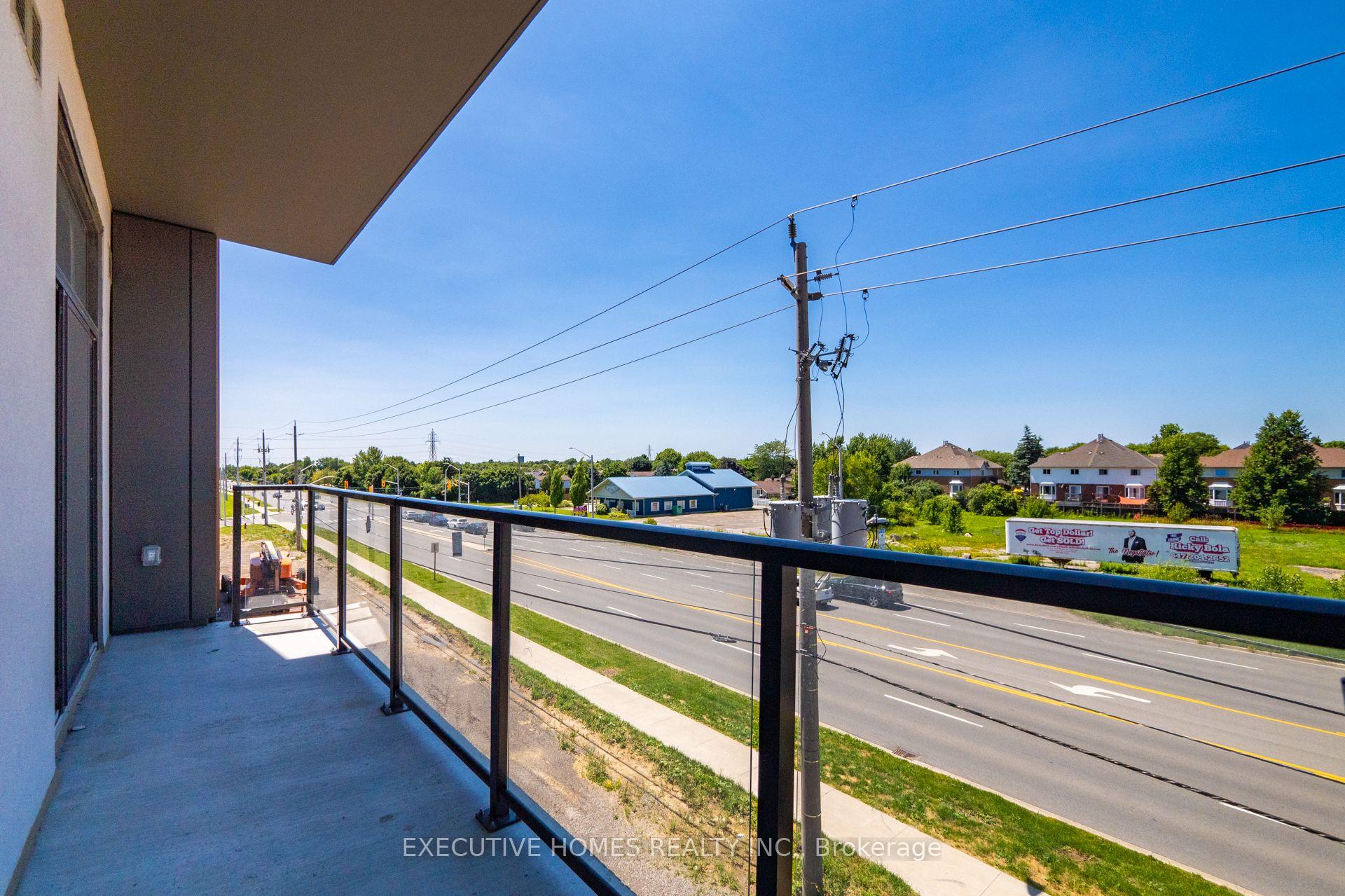 2 Bedrooms Condo at 450 Dundas, Hamilton For sale