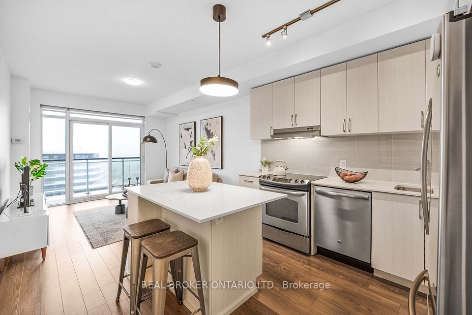 2560 Eglinton