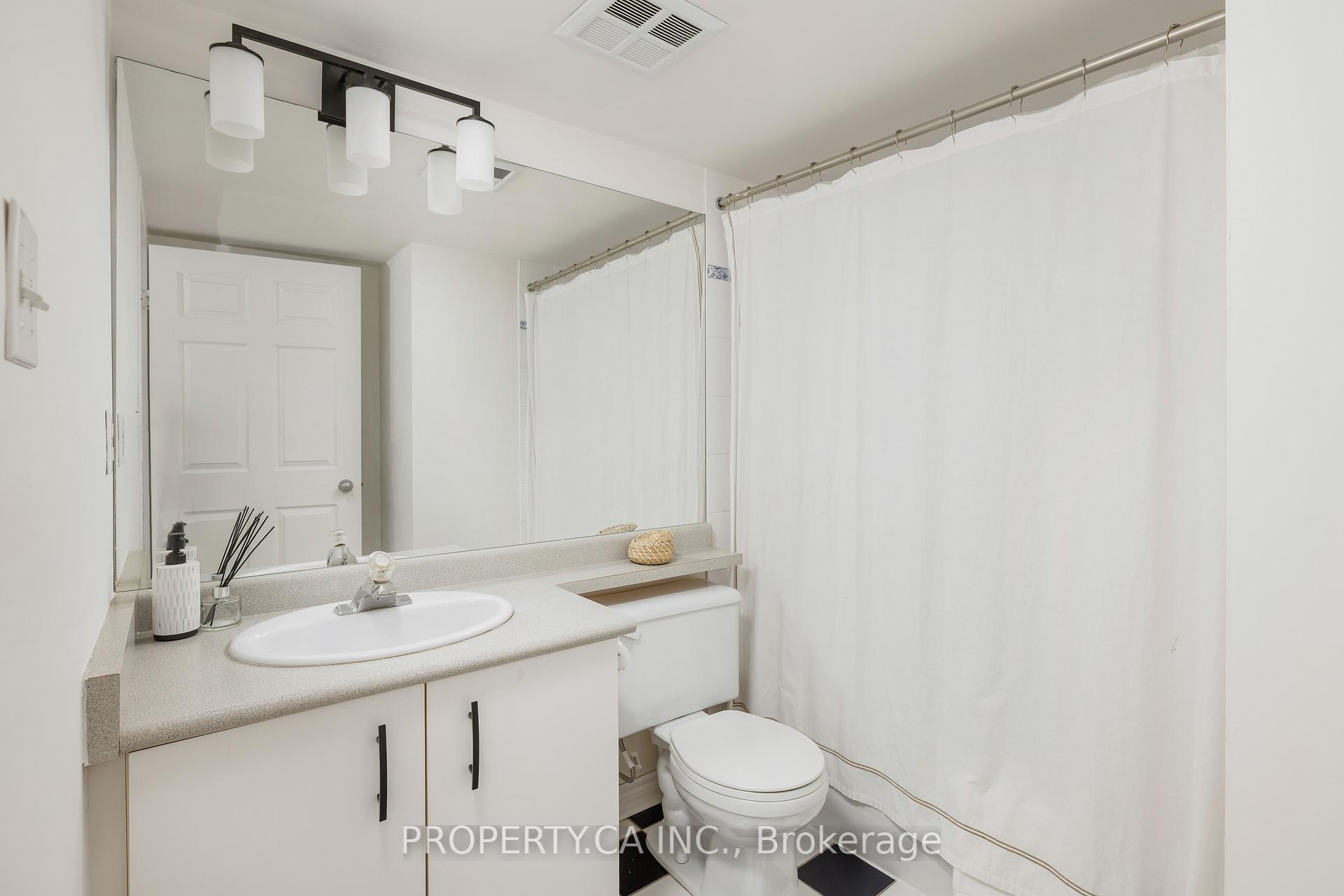 2 Bedrooms Condo at 70 Mill, Toronto For sale