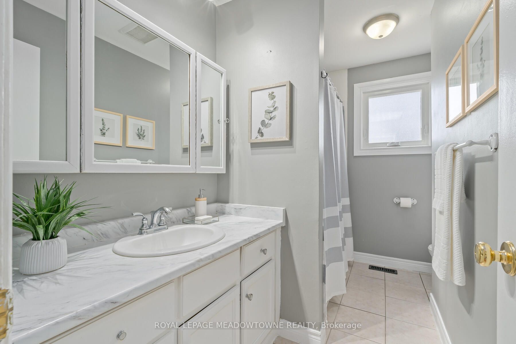 338 Whitehead Crescent