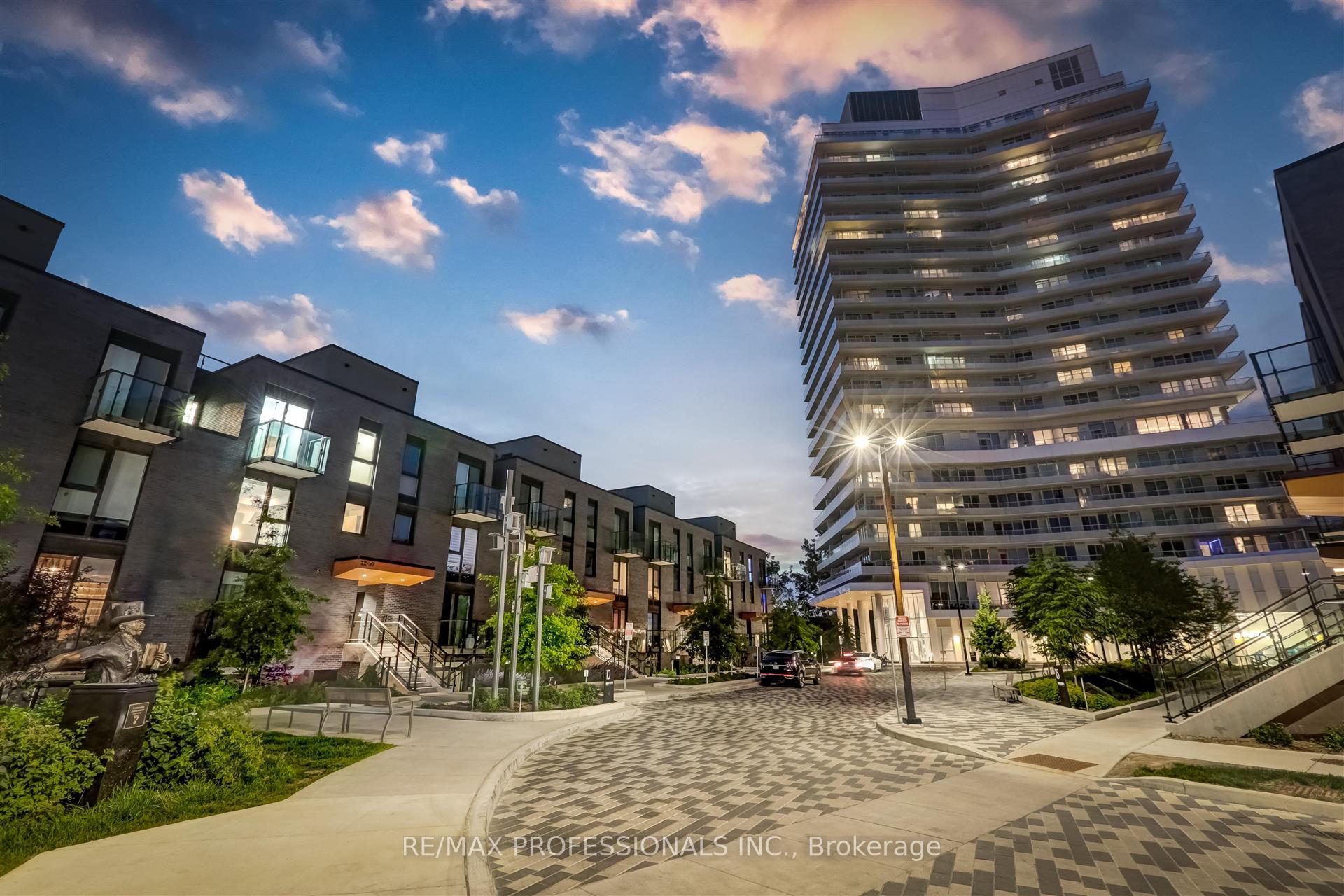 3 Bedrooms Condo at 10 Brin, Toronto For sale