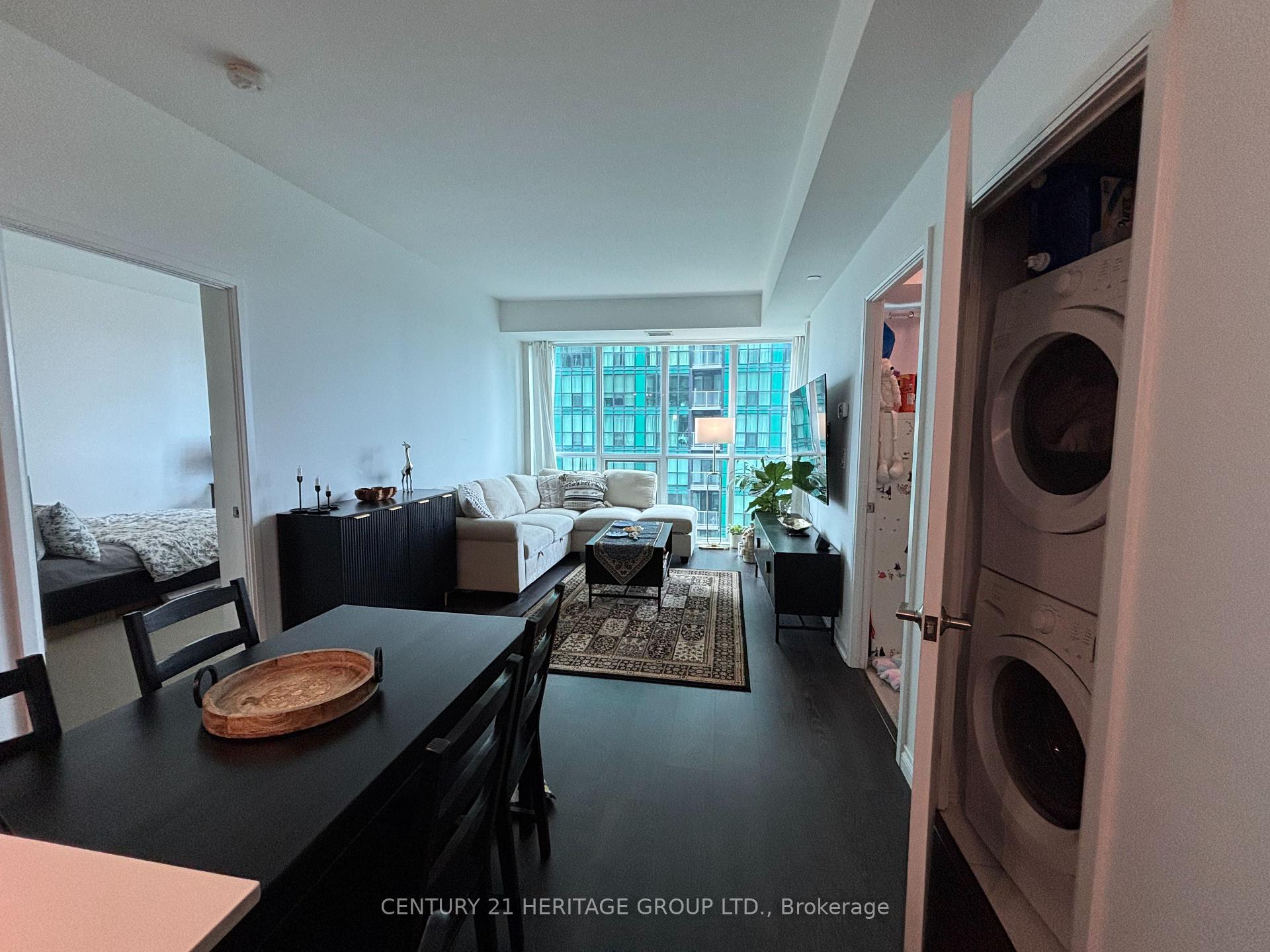 3 Bedrooms Condo at 9 Bogert, Toronto For sale