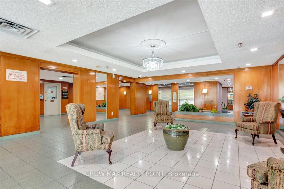 2 Bedrooms Condo at 410 Mclevin, Toronto For sale