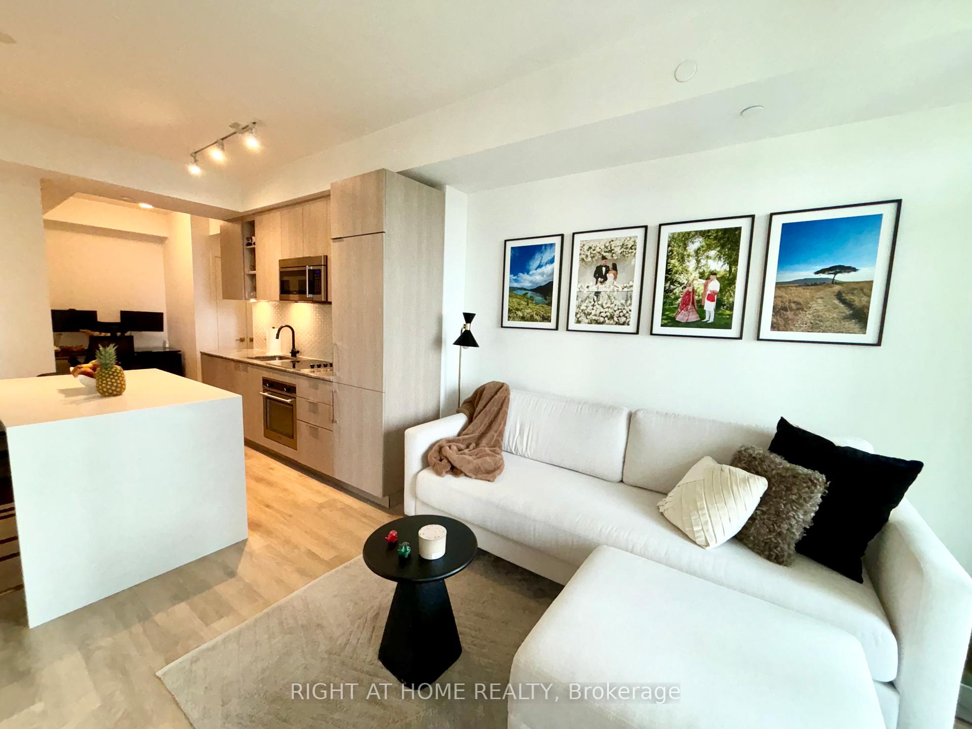 2 Bedrooms Condo at 50 Ordnance, Toronto For sale