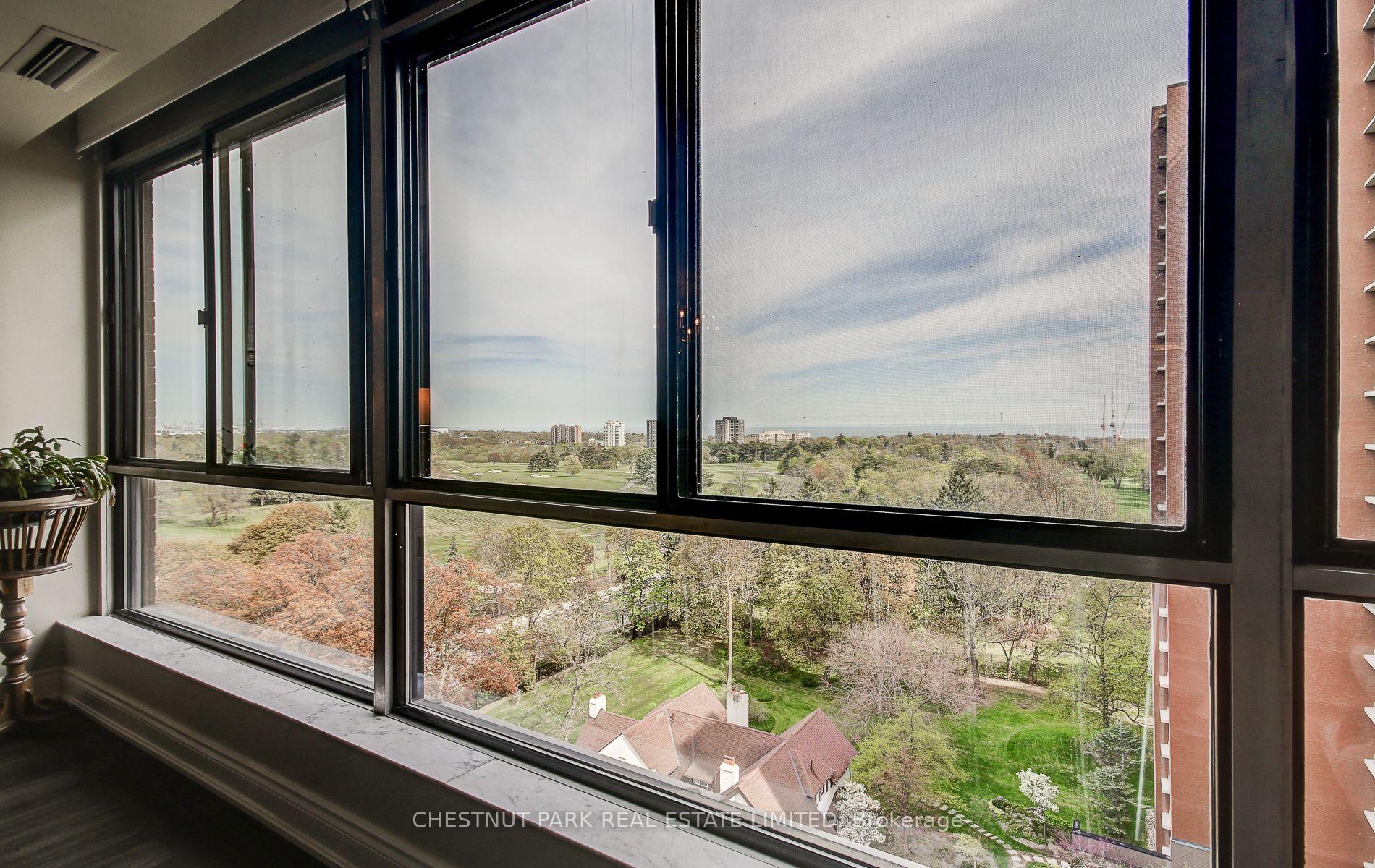 2 Bedrooms Condo at 1400 Dixie, Mississauga For sale