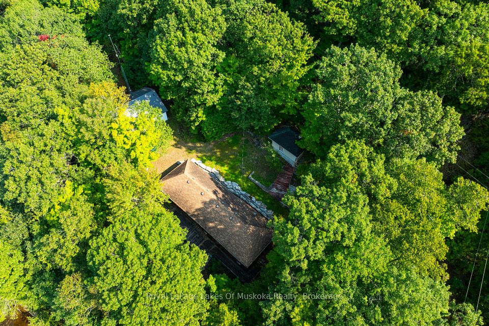 1030 McCabe Road, Lake of Bays, ON P0B 1A0