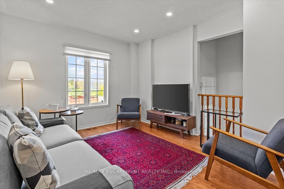373 Fairgate Way, Oakville, ON L6H 6Y1
