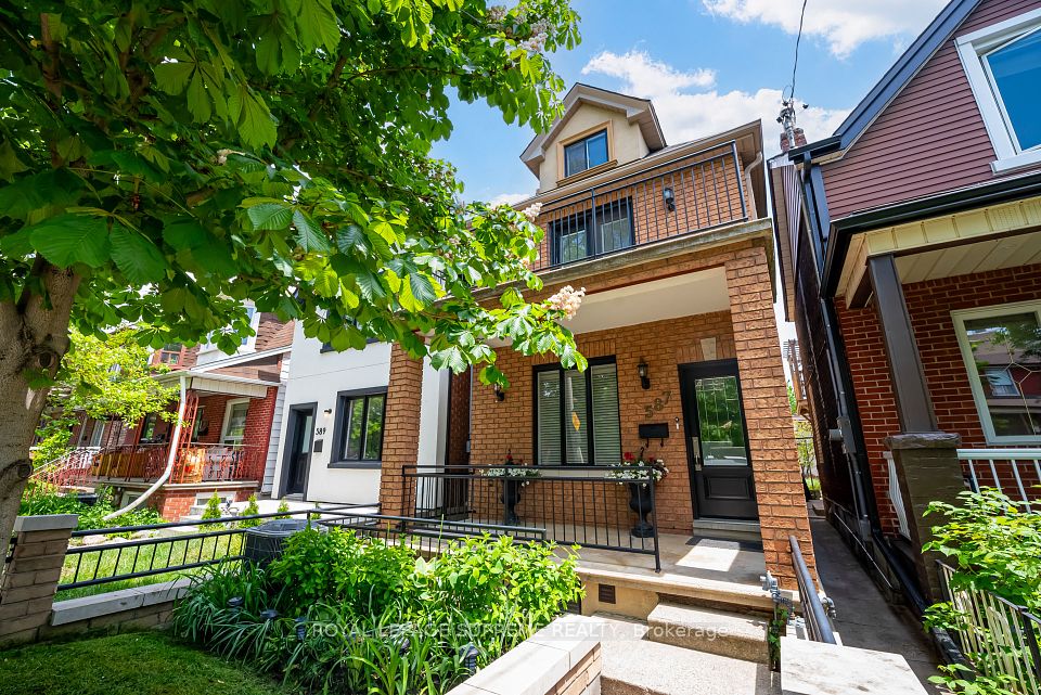 587 St Clarens