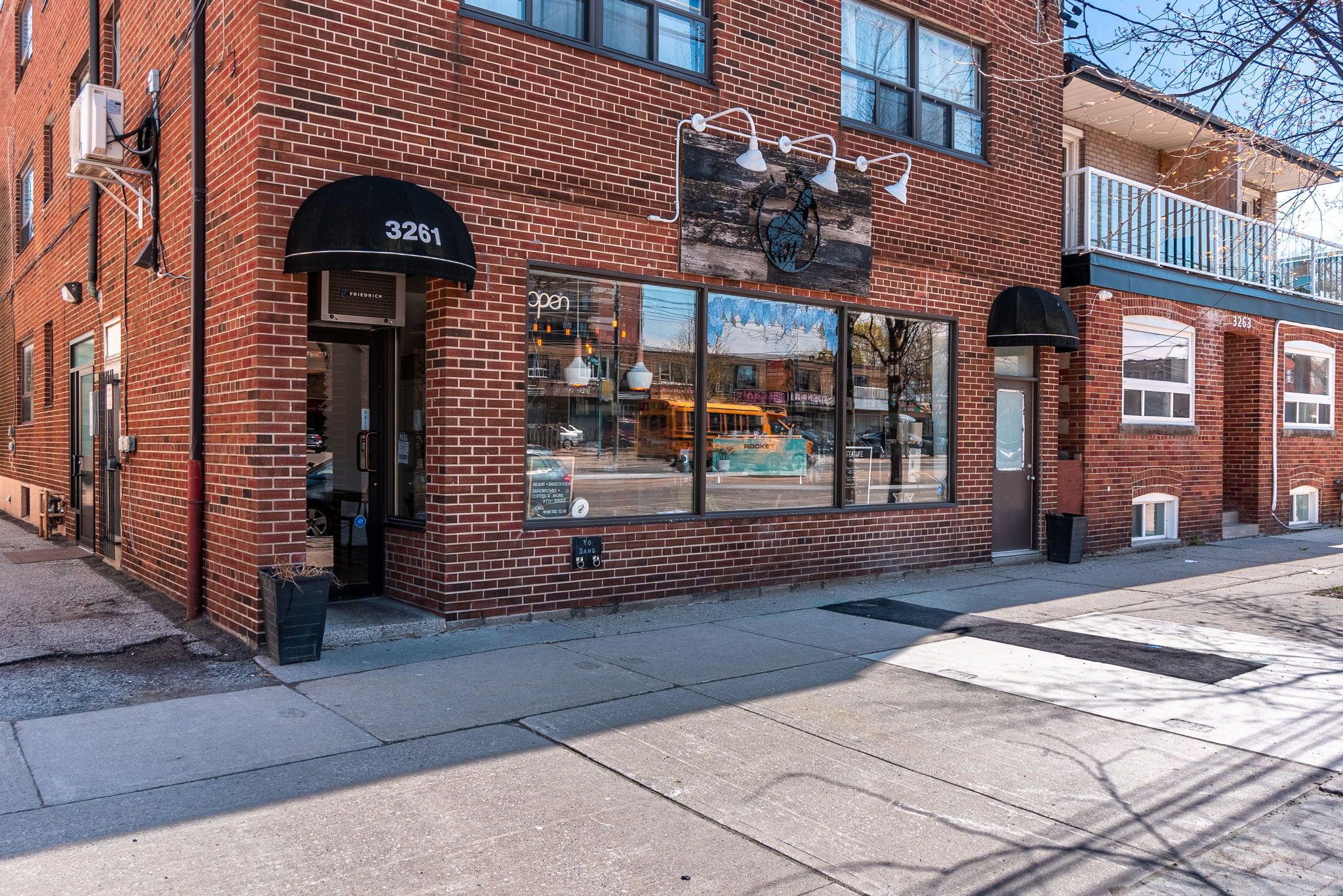 3261A Lake Shore Boulevard W 102