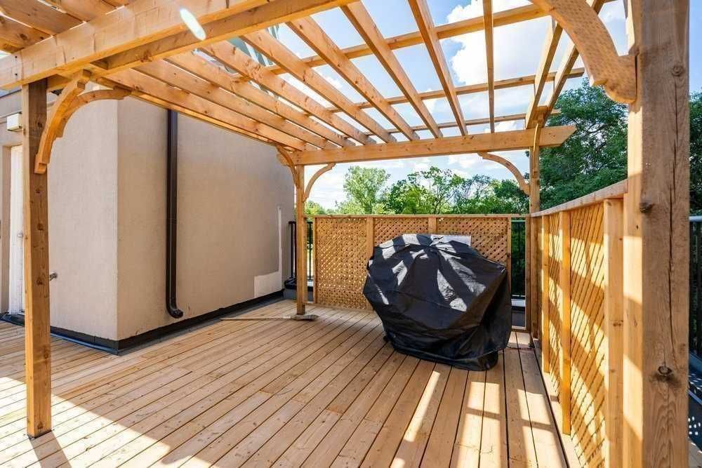 4189 Dundas Street W 204