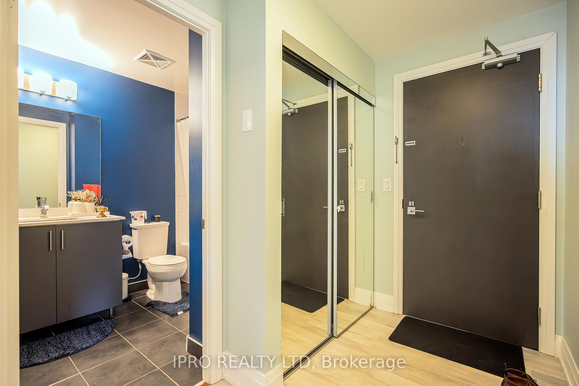 2 Bedrooms Condo at 3600 Hwy 7,  Vaughan For sale