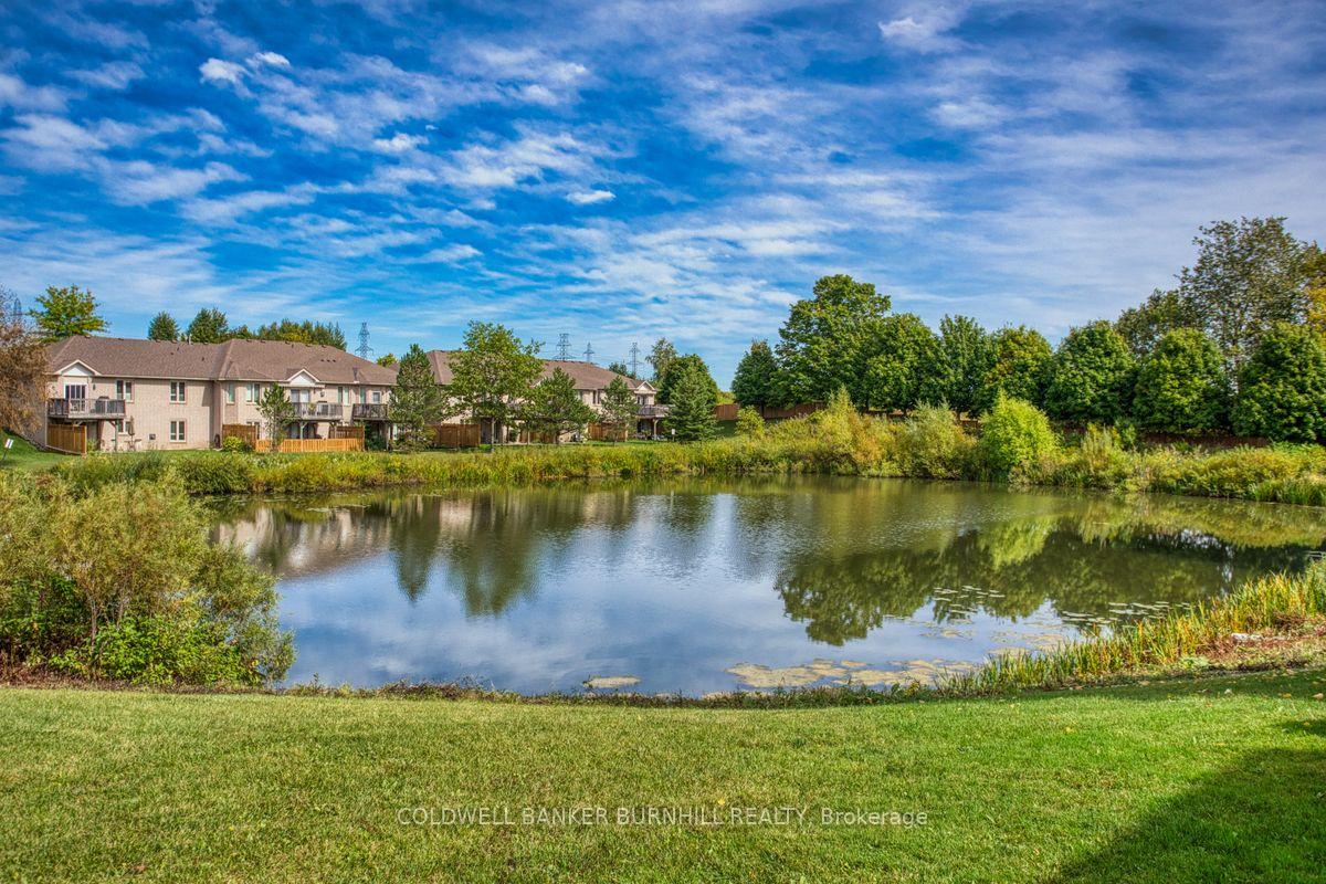 2 Bedrooms Condo at 56 Northern Breeze, Hamilton For sale