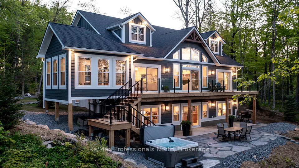 103 Pen Lake Point
