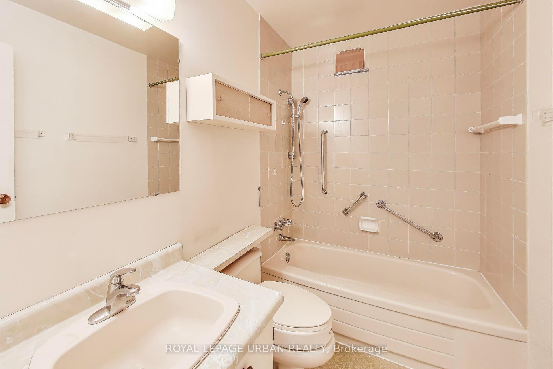 2 Bedrooms Condo at 166 Sherwood, Toronto For sale