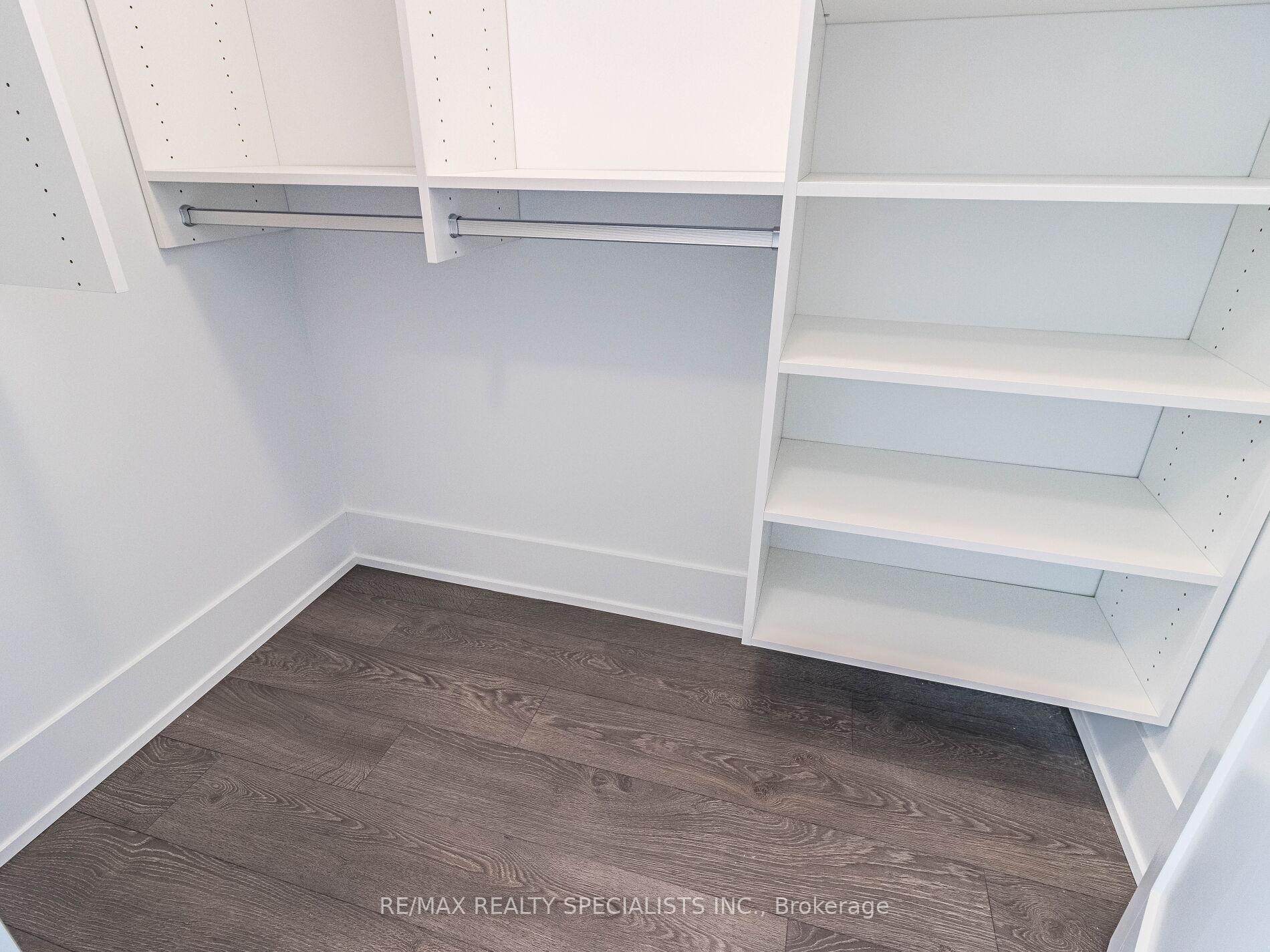 3 Bedrooms Condo at 480 Front,  Toronto For sale