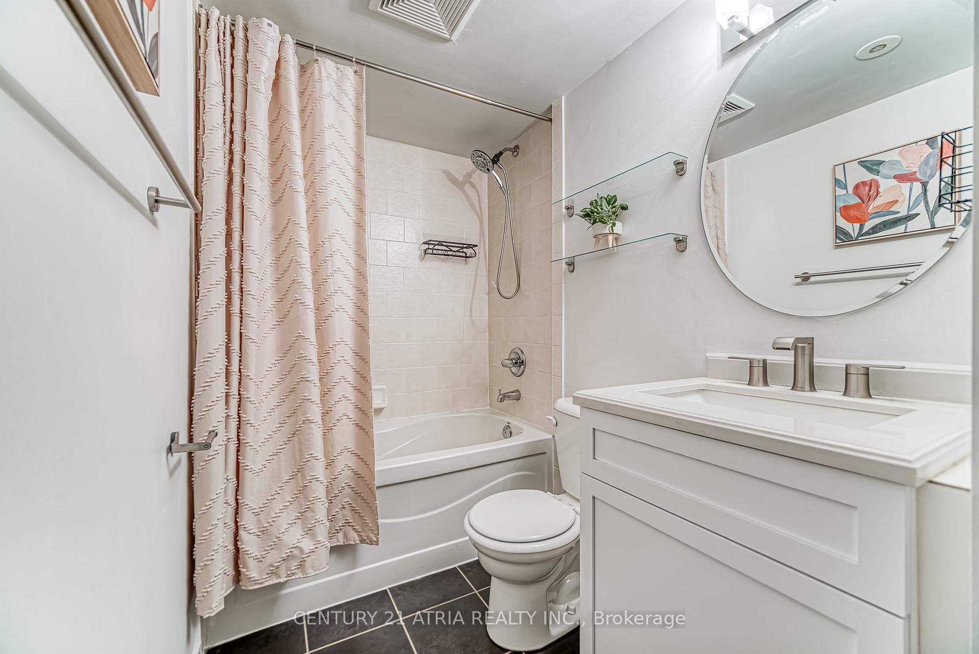 2 Bedrooms Condo at 8 Frances Loring, Toronto For sale