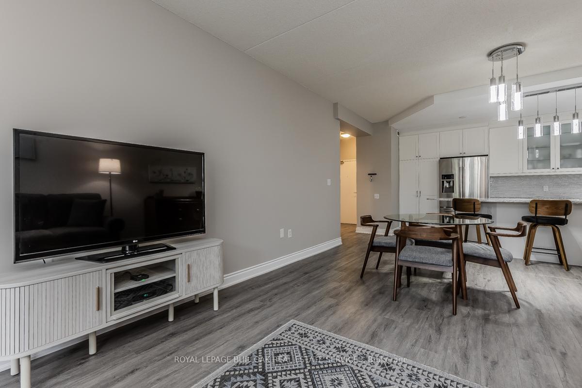 2 Bedrooms Condo at 2075 Amherst Heights, Burlington For sale