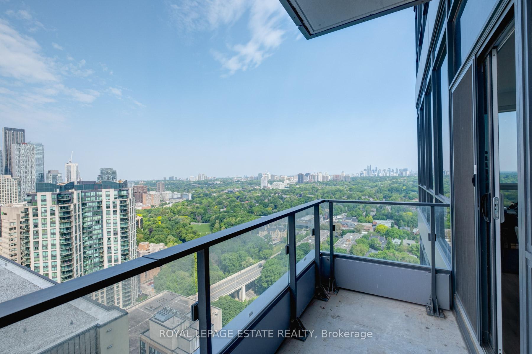 2 Bedrooms Condo at 395 Bloor, Toronto For sale