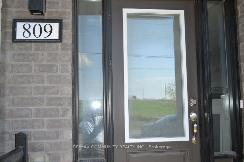 809 Conlin Rd
