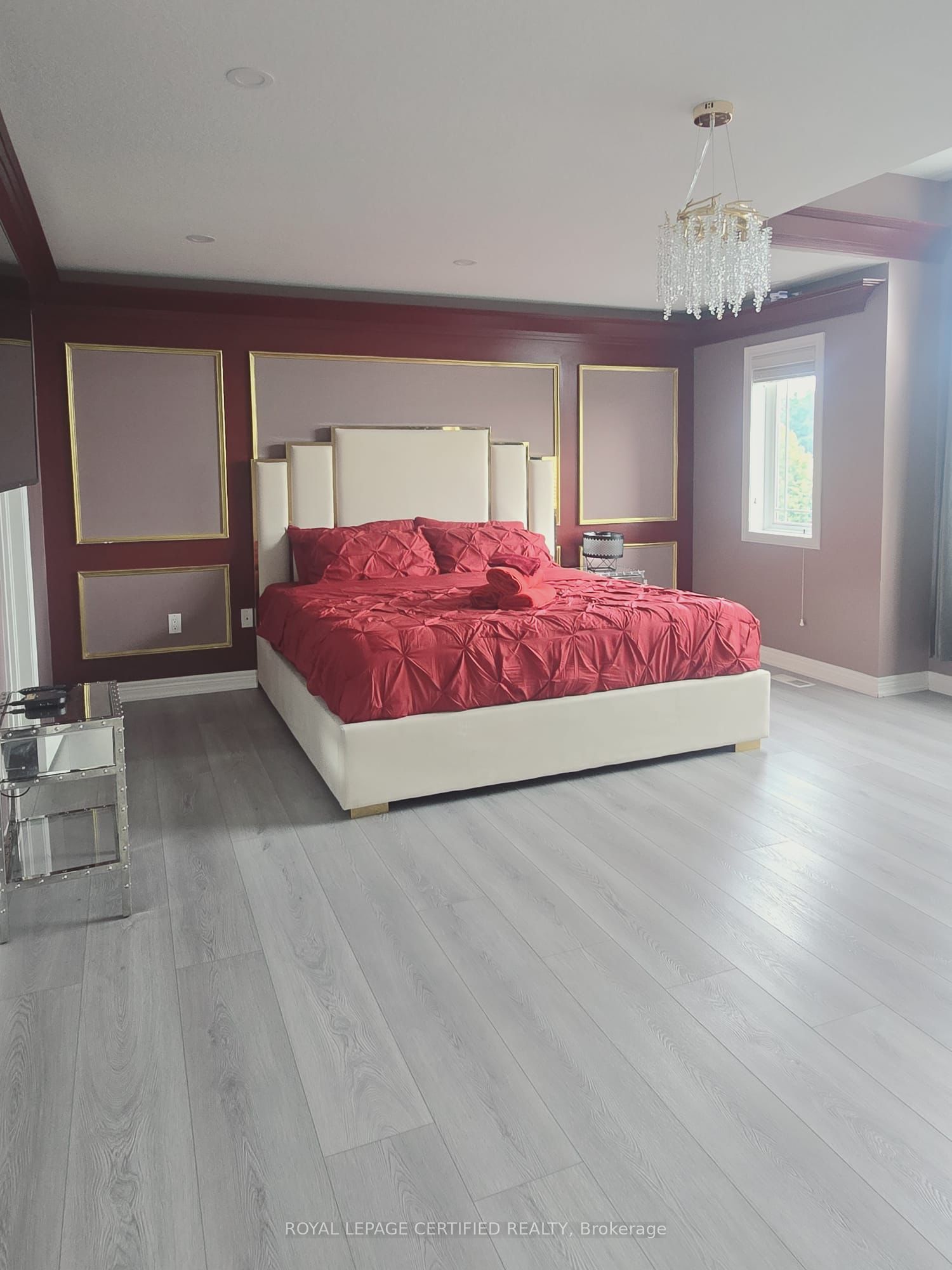 130 Kingsview Drive
