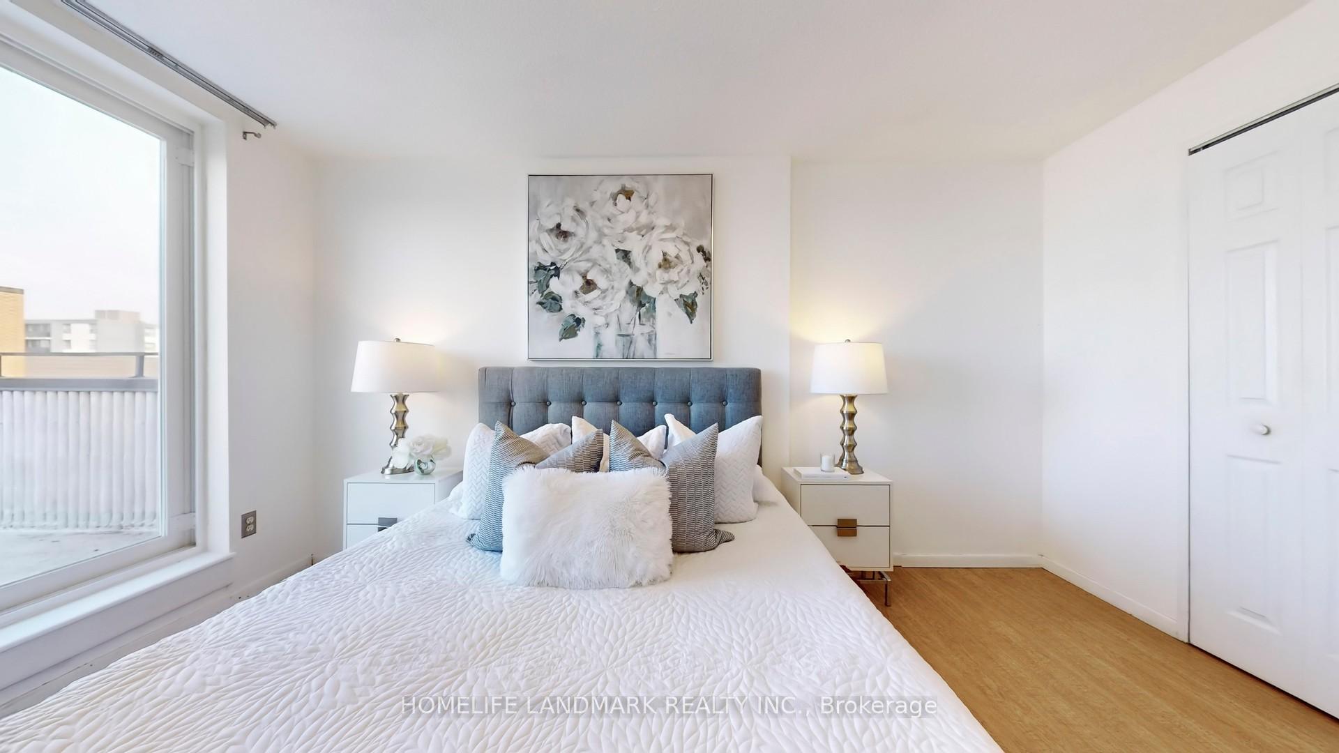 3 Bedrooms Condo at 1395 Williamsport, Mississauga For sale