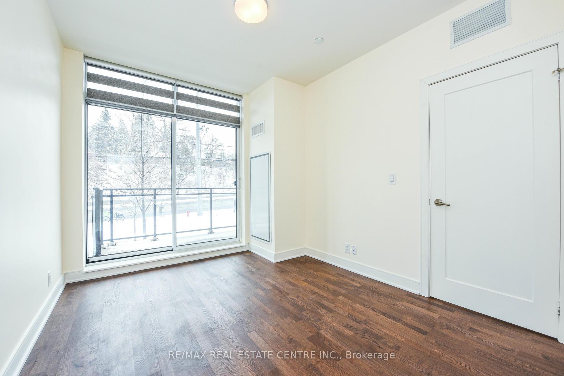 2 Bedrooms Condo at 1575 Lakeshore,  Mississauga For sale