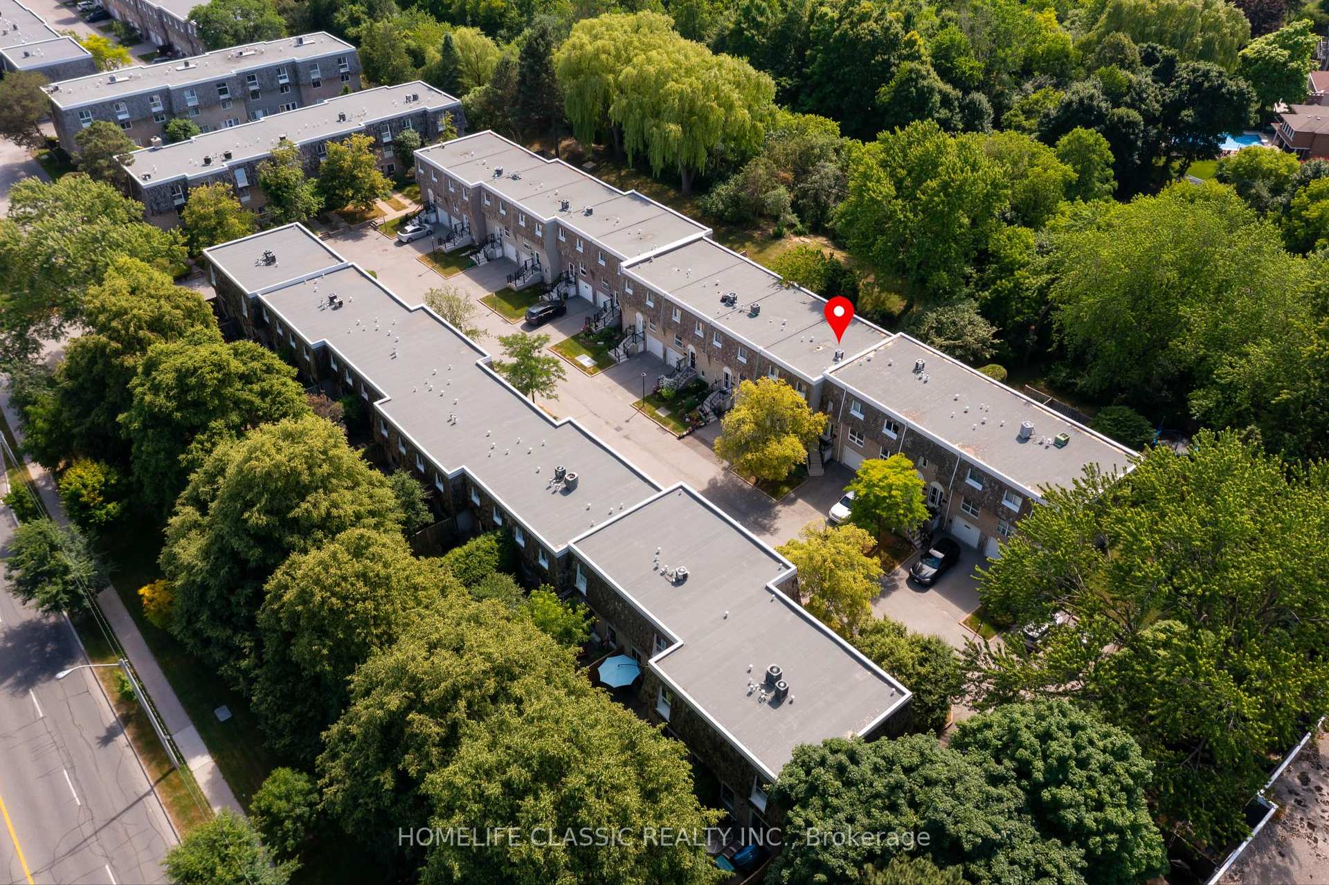 4 Bedrooms Condo at 108 Wild Briarway, Toronto For sale