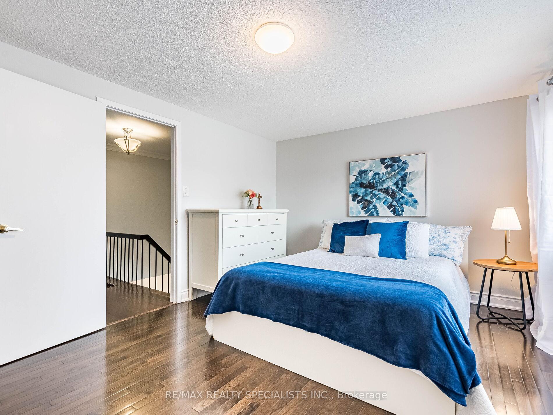 3 Bedrooms Condo at 1764 Rathburn,  Mississauga For sale