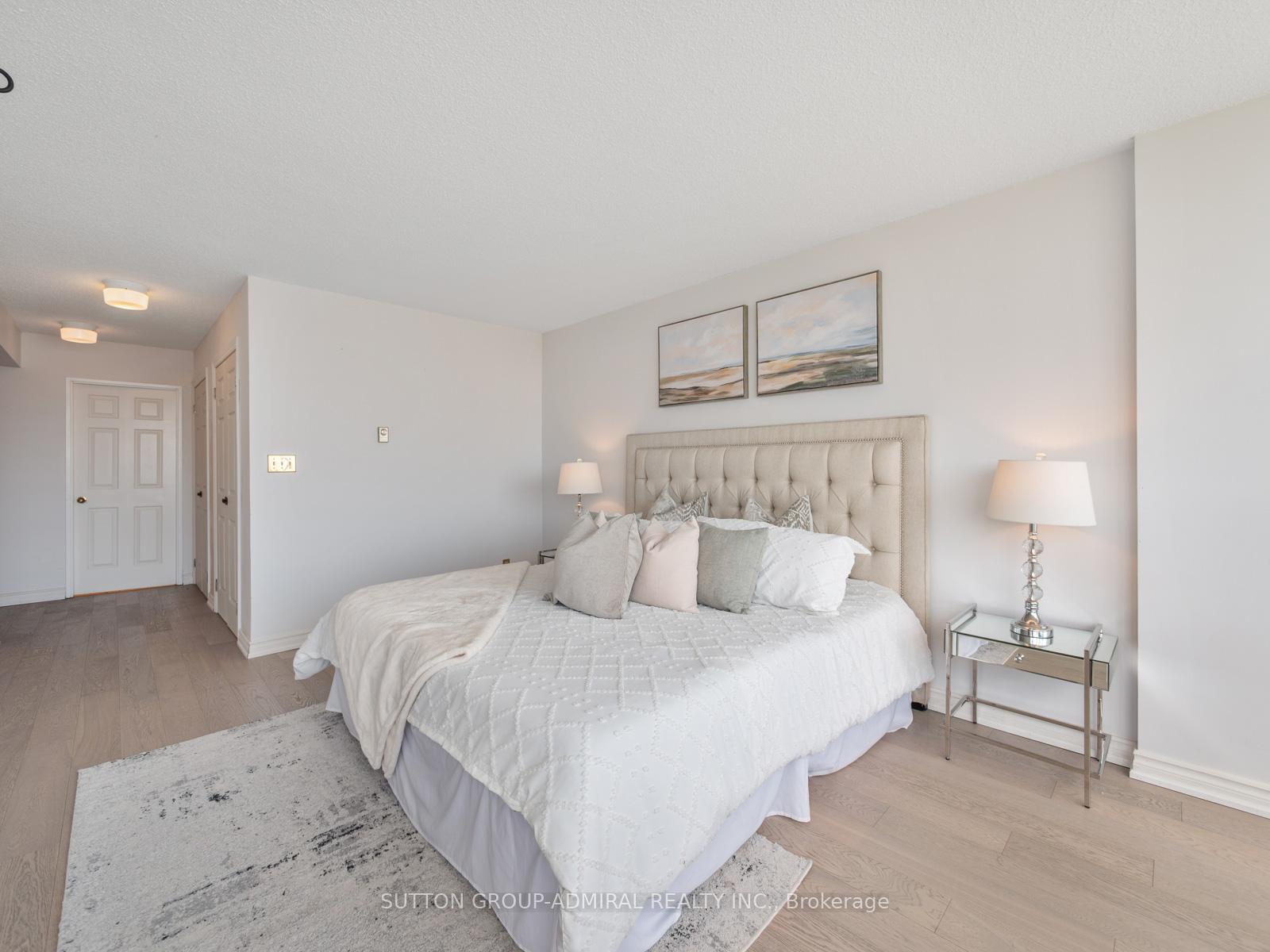 3 Bedrooms Condo at 175 Bamburgh, Toronto For sale