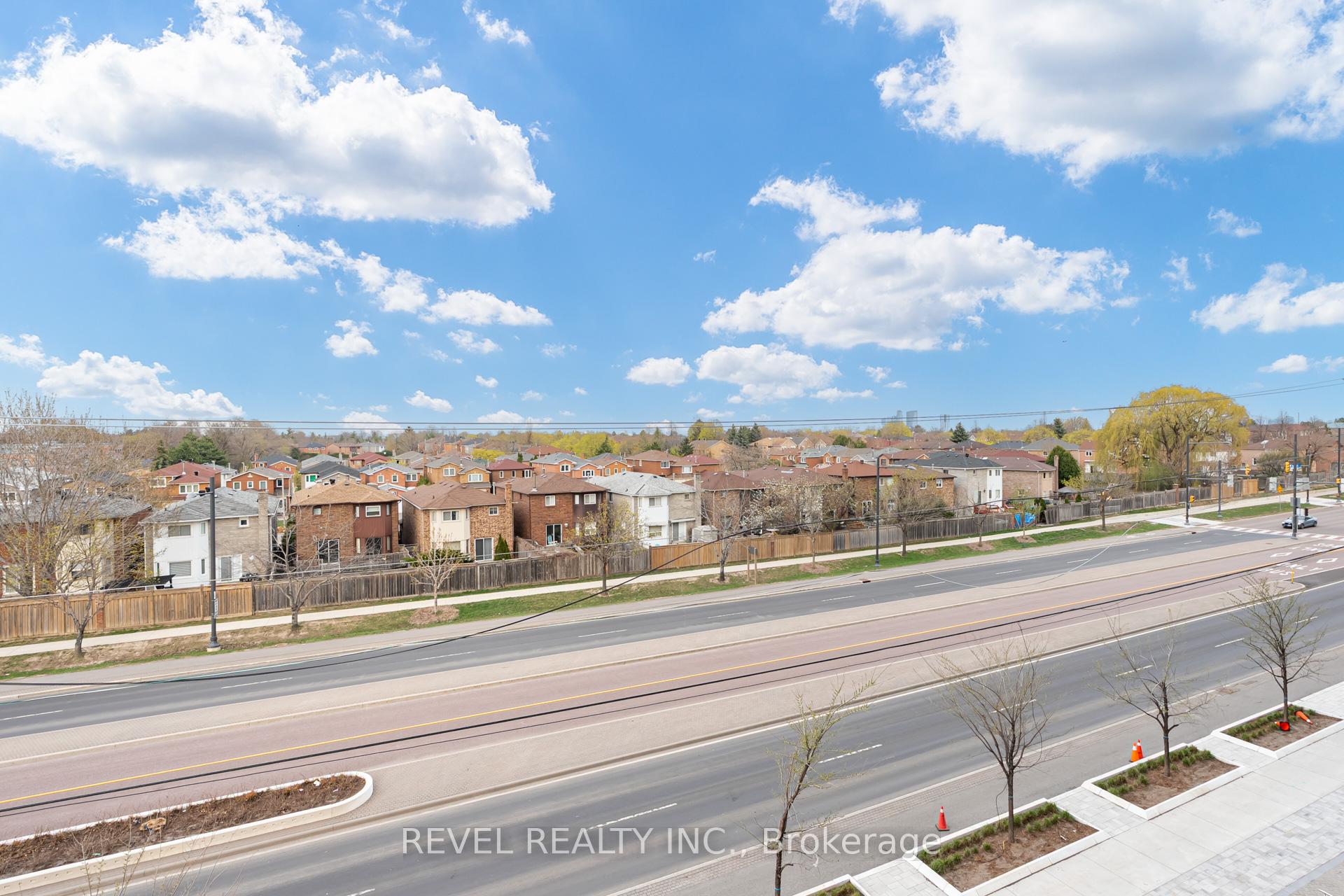 2 Bedrooms Condo at 7950 Bathurst, Vaughan For sale