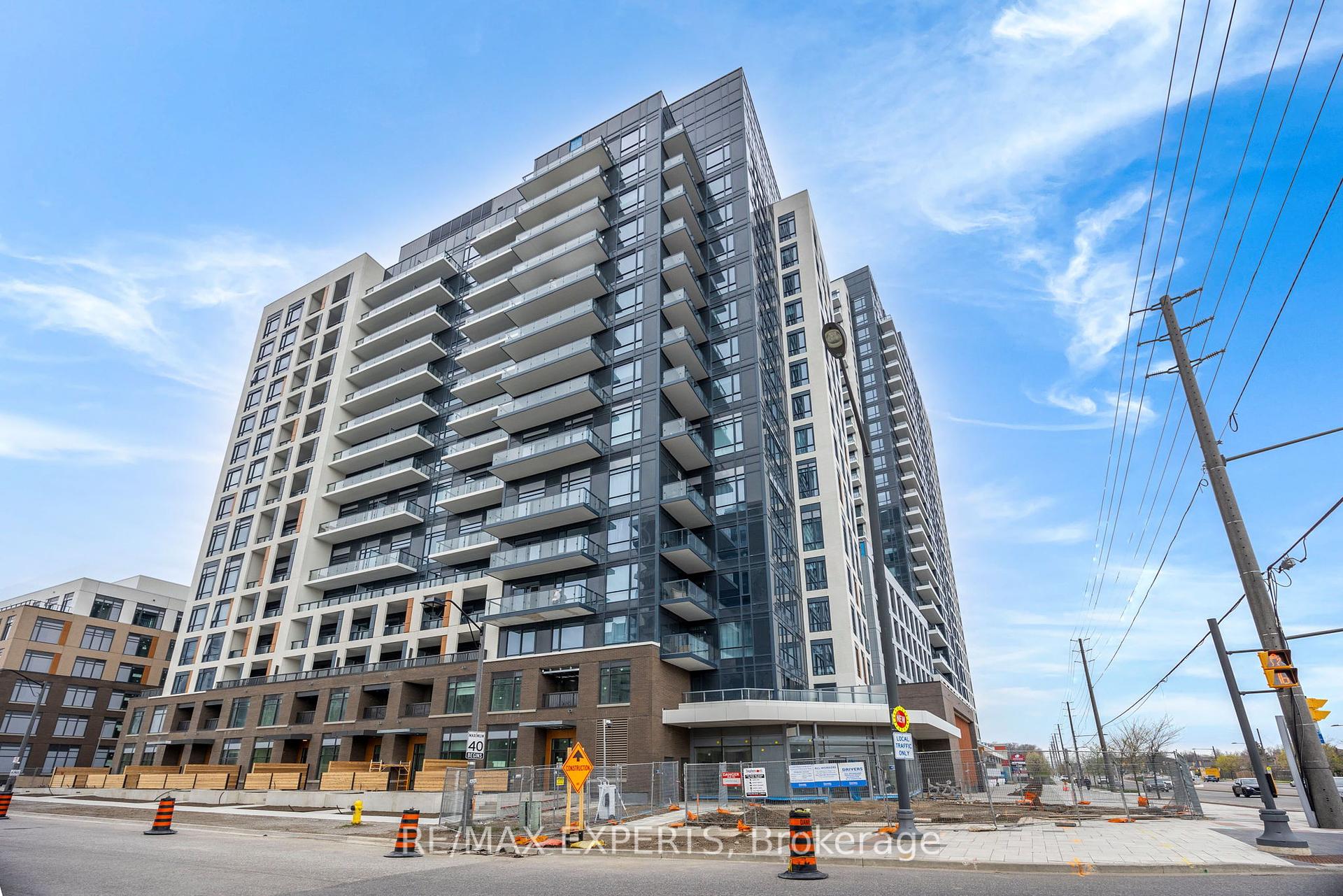 2 Bedrooms Condo at 7950 Bathurst, Vaughan For sale