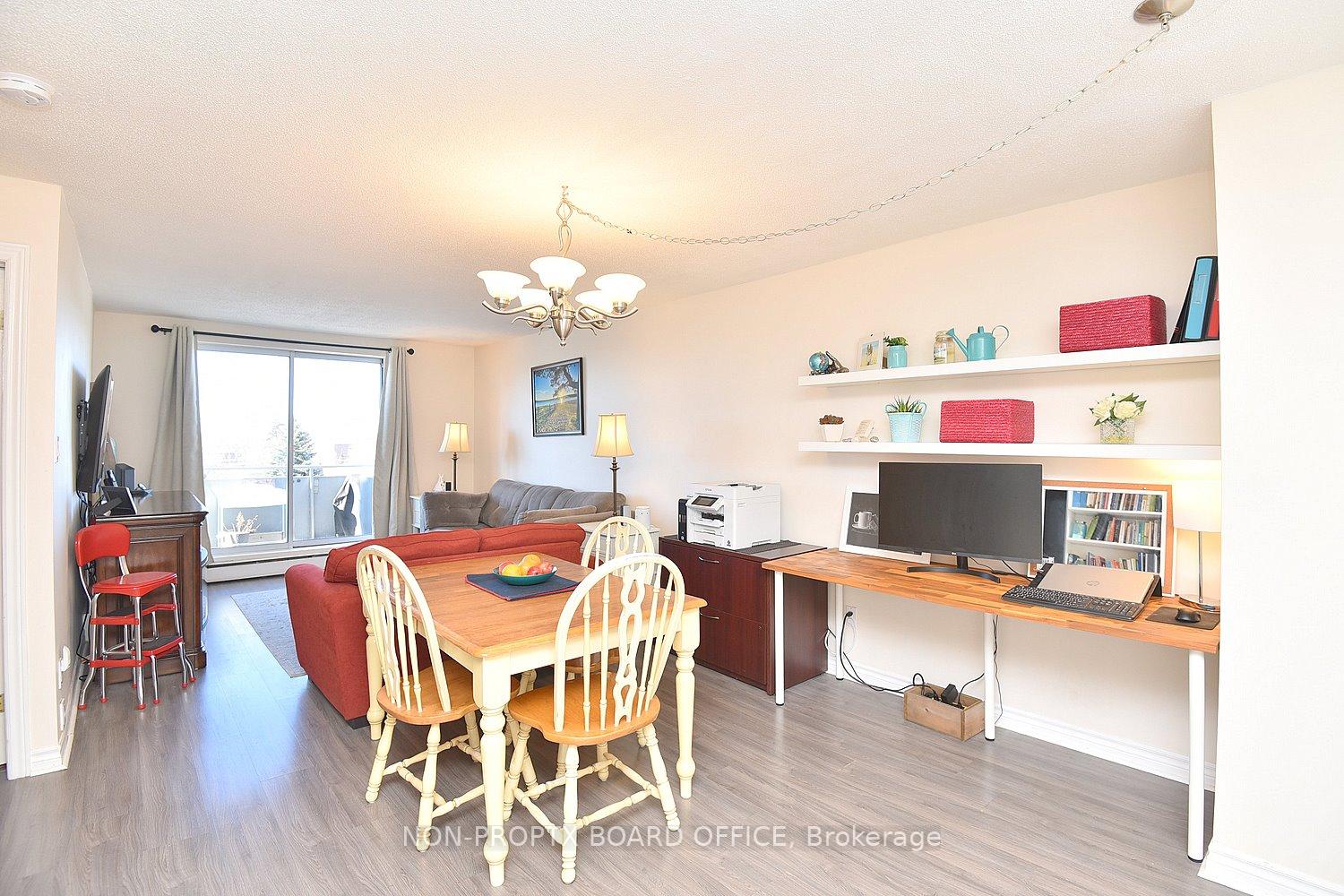2 Bedrooms Condo at 893 Concession,  Hamilton For sale