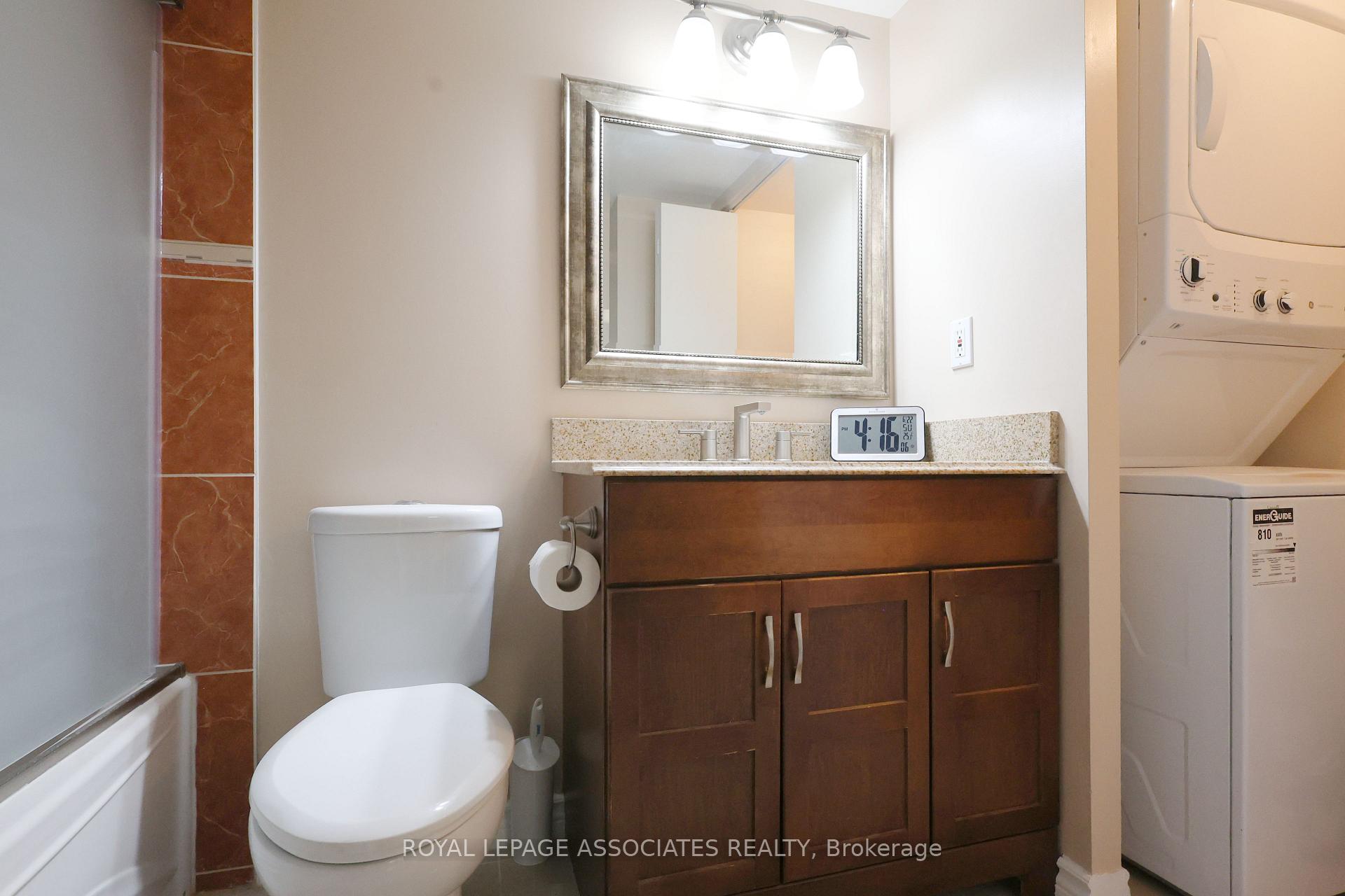 1 Bedroom Condo at 21 Overlea, Toronto For sale